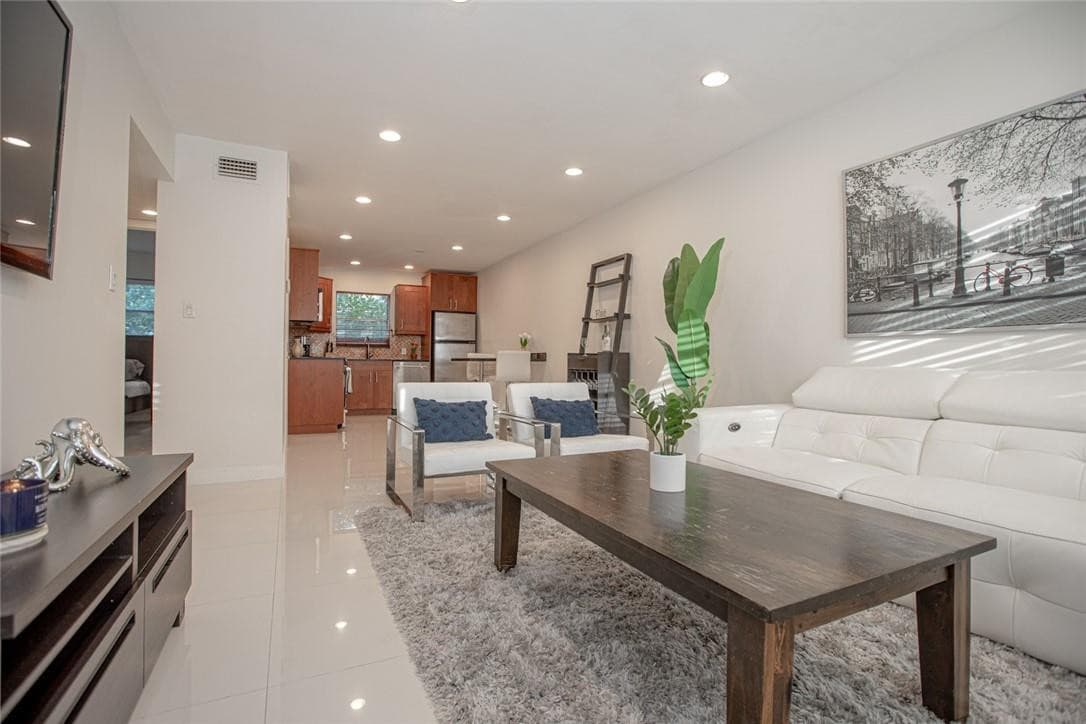 601 SE 5th Court 108, Fort Lauderdale, FL 33301 — photo 1 of 26