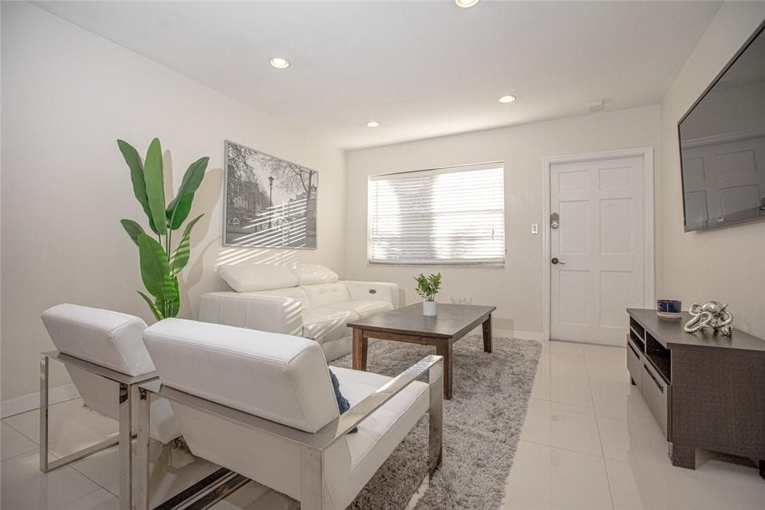 601 SE 5th Court 108, Fort Lauderdale, FL 33301 — photo 3 of 26