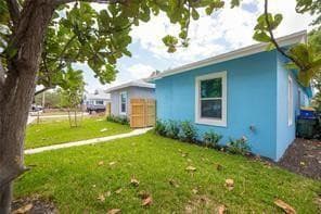 105 S D Street, Lake Worth Beach, FL 33460 — photo 2 of 9
