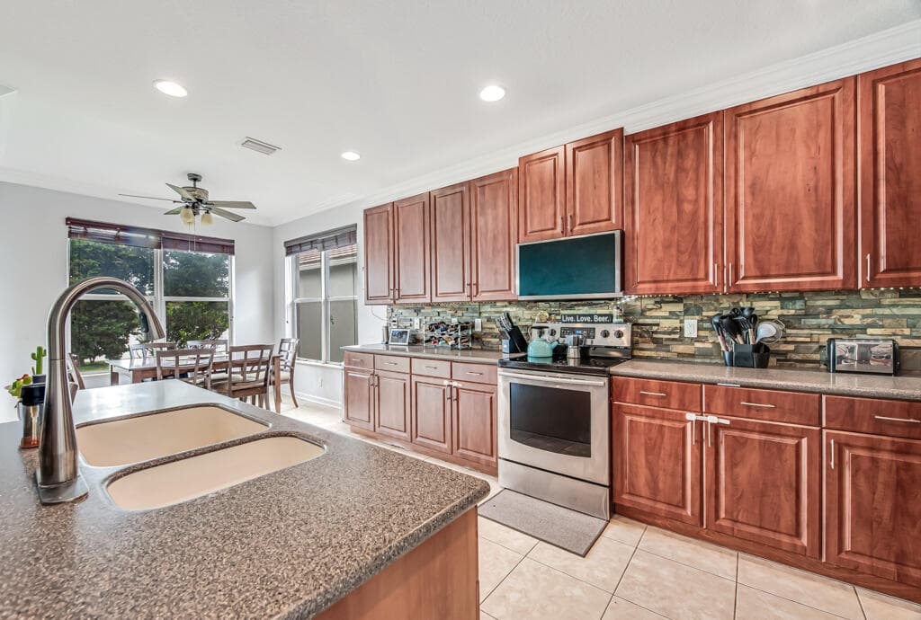 160 Belle Grove Lane, West Palm Beach, FL 33411 — photo 17 of 72