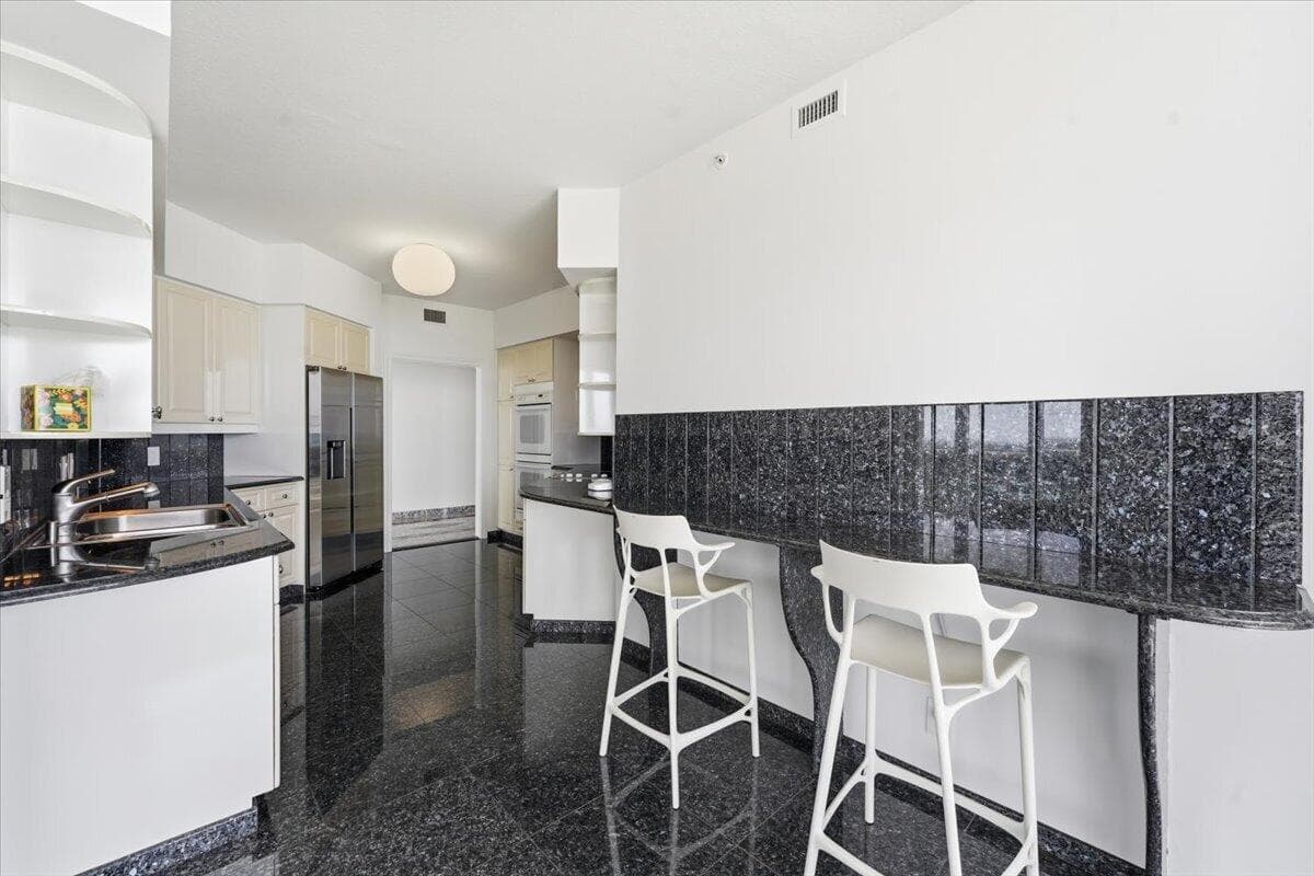 3100 N Ocean Boulevard 2208, Fort Lauderdale, FL 33308 — photo 18 of 33