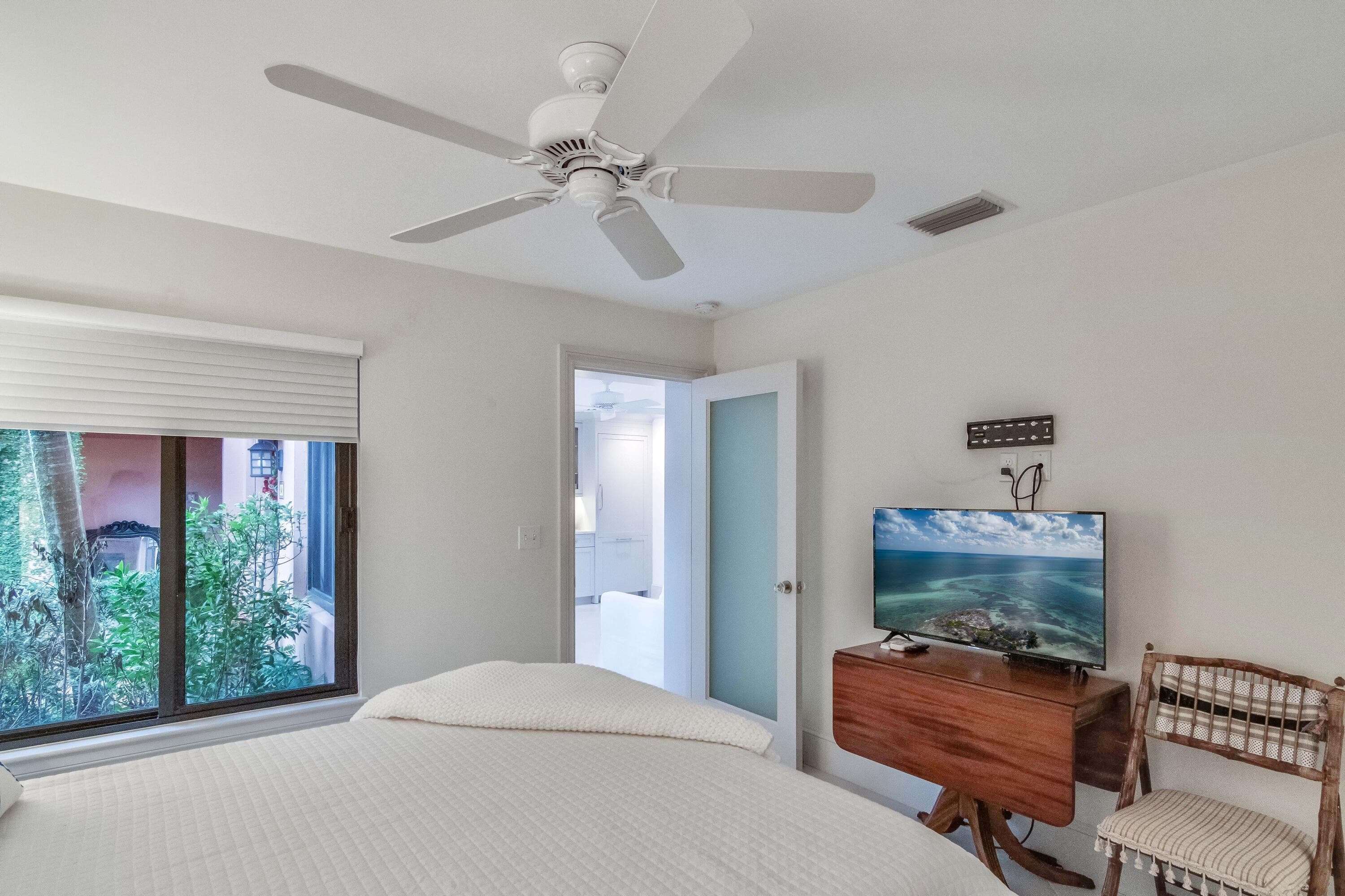 226 Chilean Avenue 4, Palm Beach, FL 33480 — photo 16 of 19