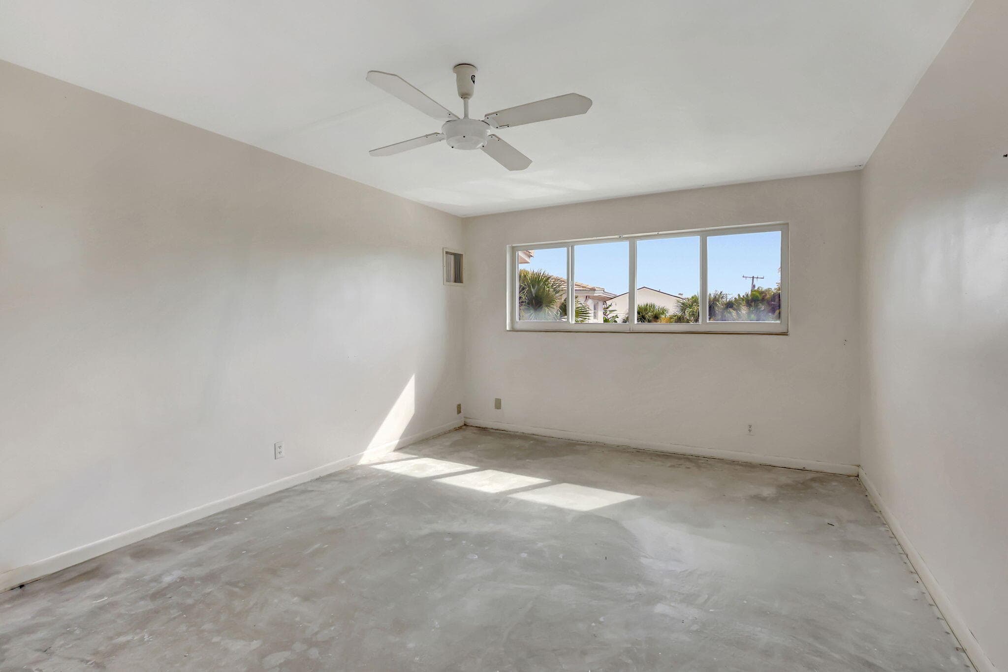 148 Yacht Club Drive 5, North Palm Beach, FL 33408 — photo 14 of 24