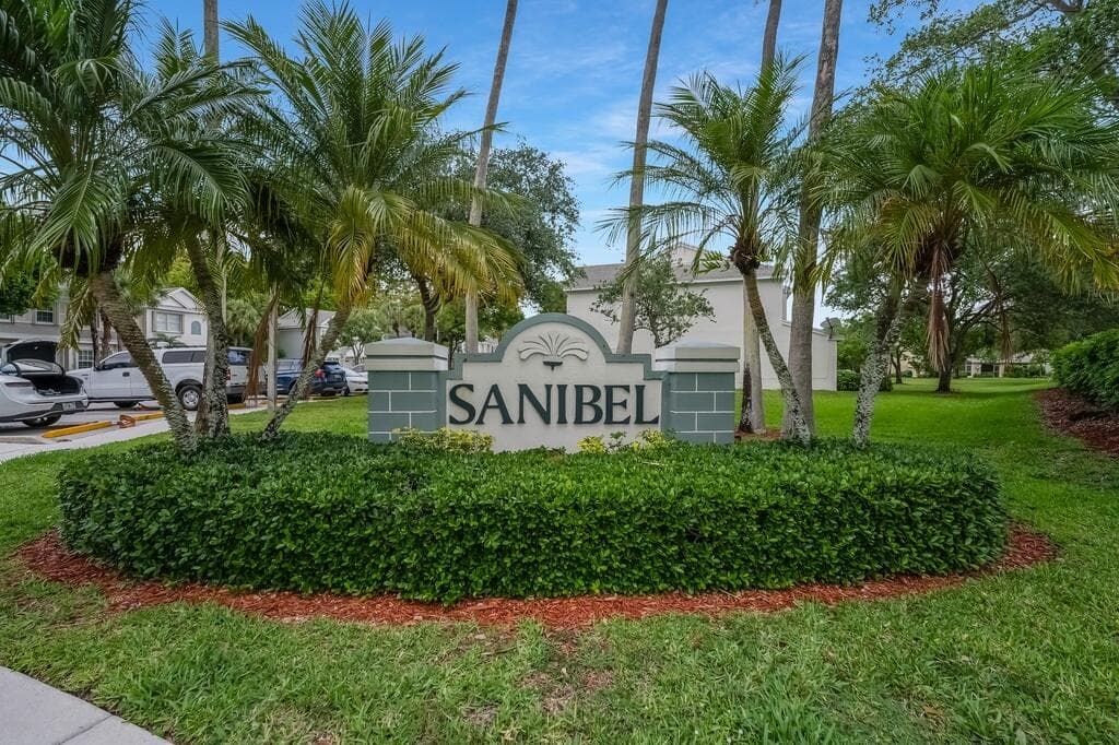 7928 Sanibel Drive, Tamarac, FL 33321 — photo 37 of 46