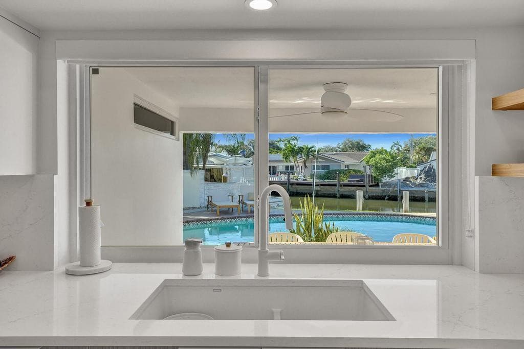 5581 NE 31st Avenue, Fort Lauderdale, FL 33308 — photo 11 of 56