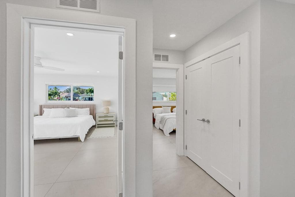5581 NE 31st Avenue, Fort Lauderdale, FL 33308 — photo 33 of 56