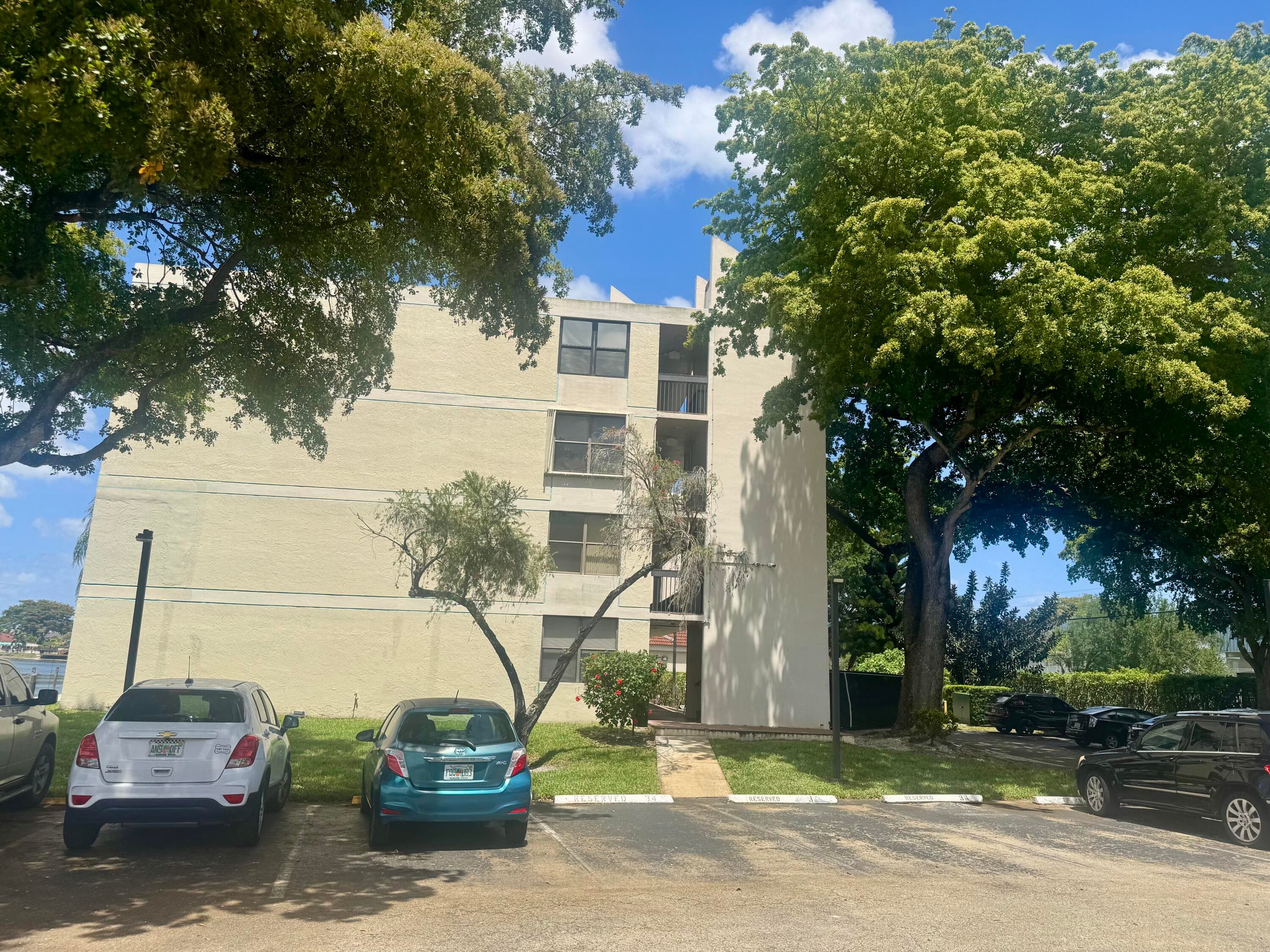 110 Lake Emerald Drive 404, Oakland Park, FL 33309 — photo 1 of 24