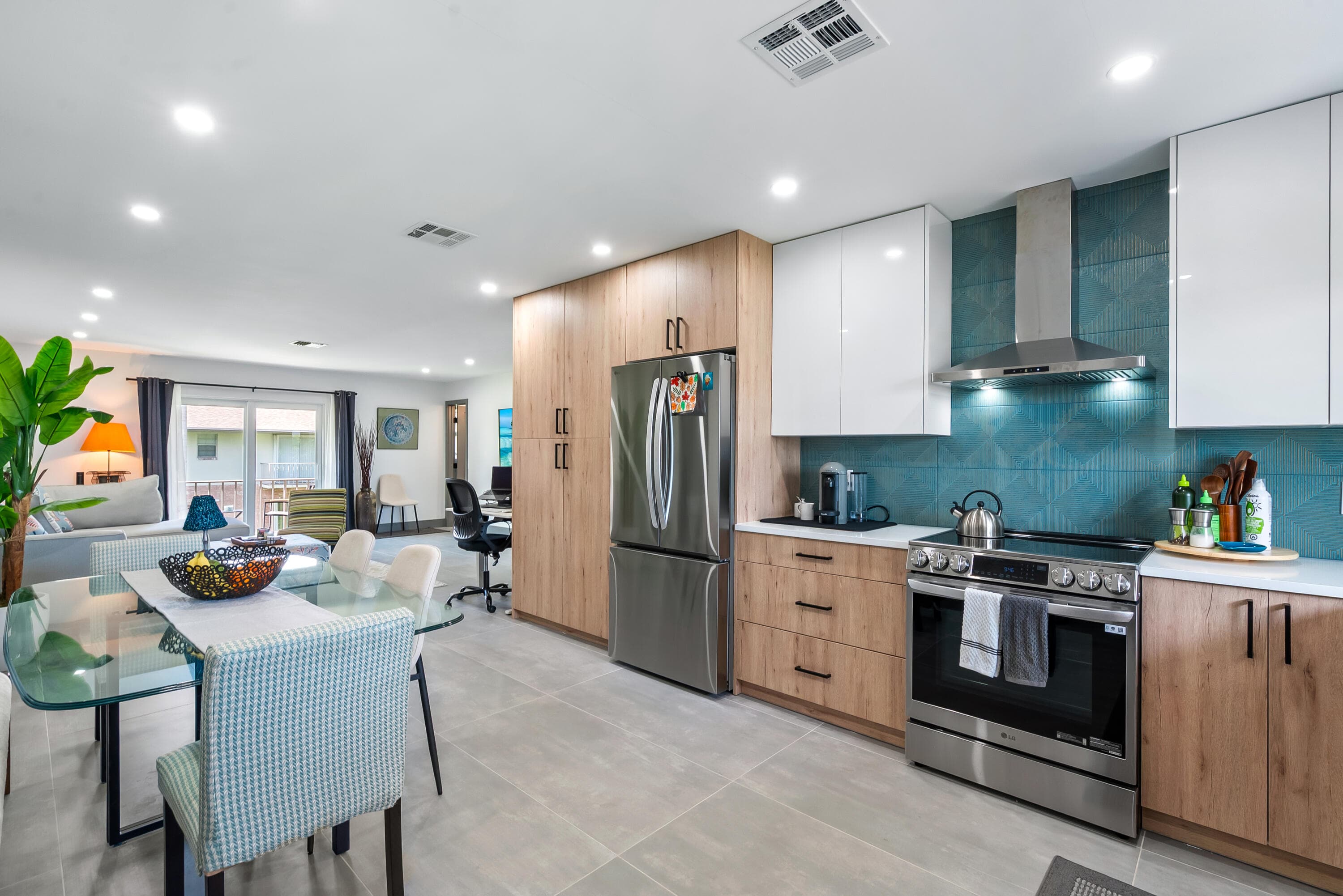 2017 S Seacrest Boulevard C, Boynton Beach, FL 33435 — photo 3 of 27