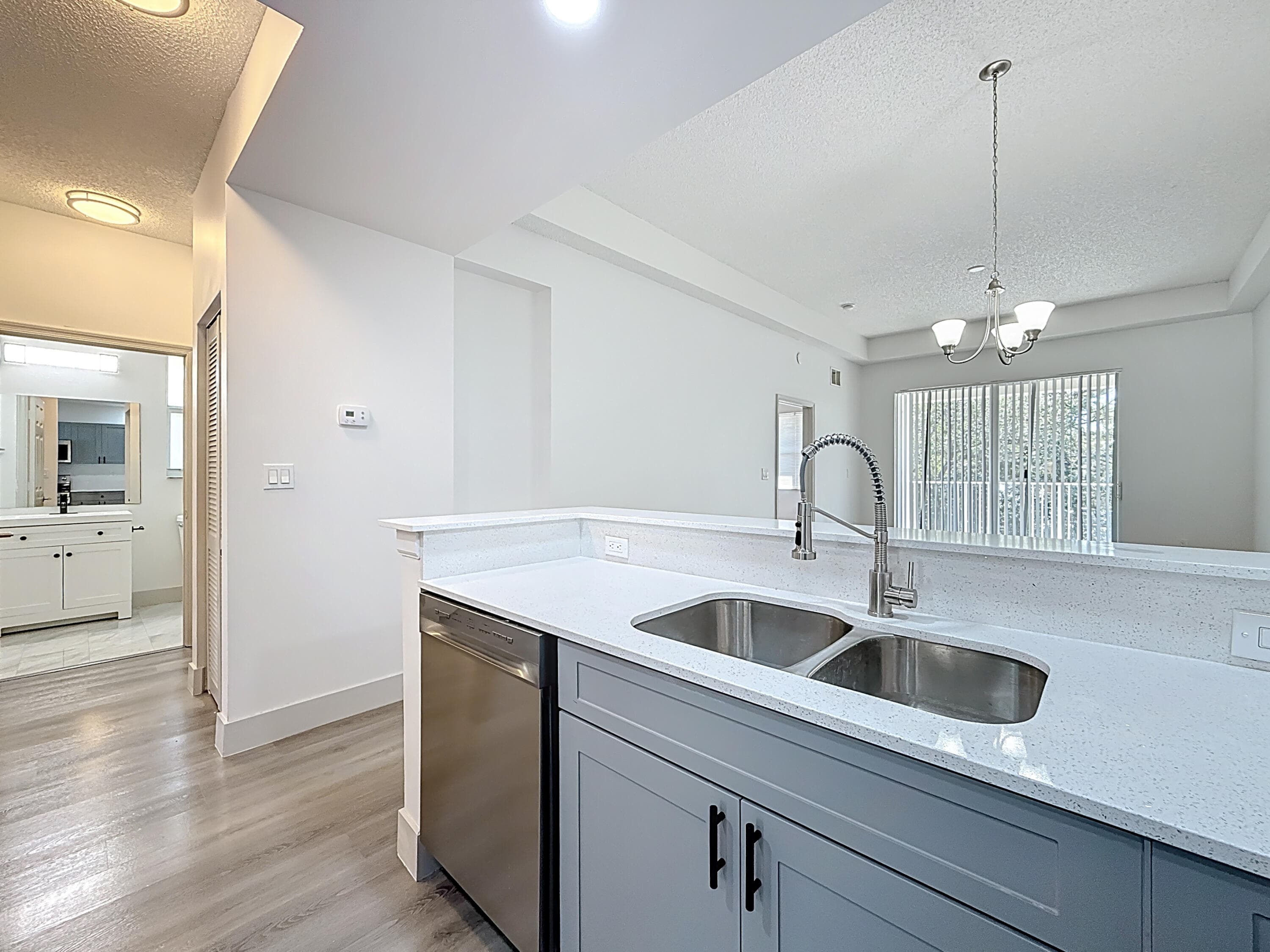 3180 N Haverhill Road 102, West Palm Beach, FL 33417 — photo 5 of 11
