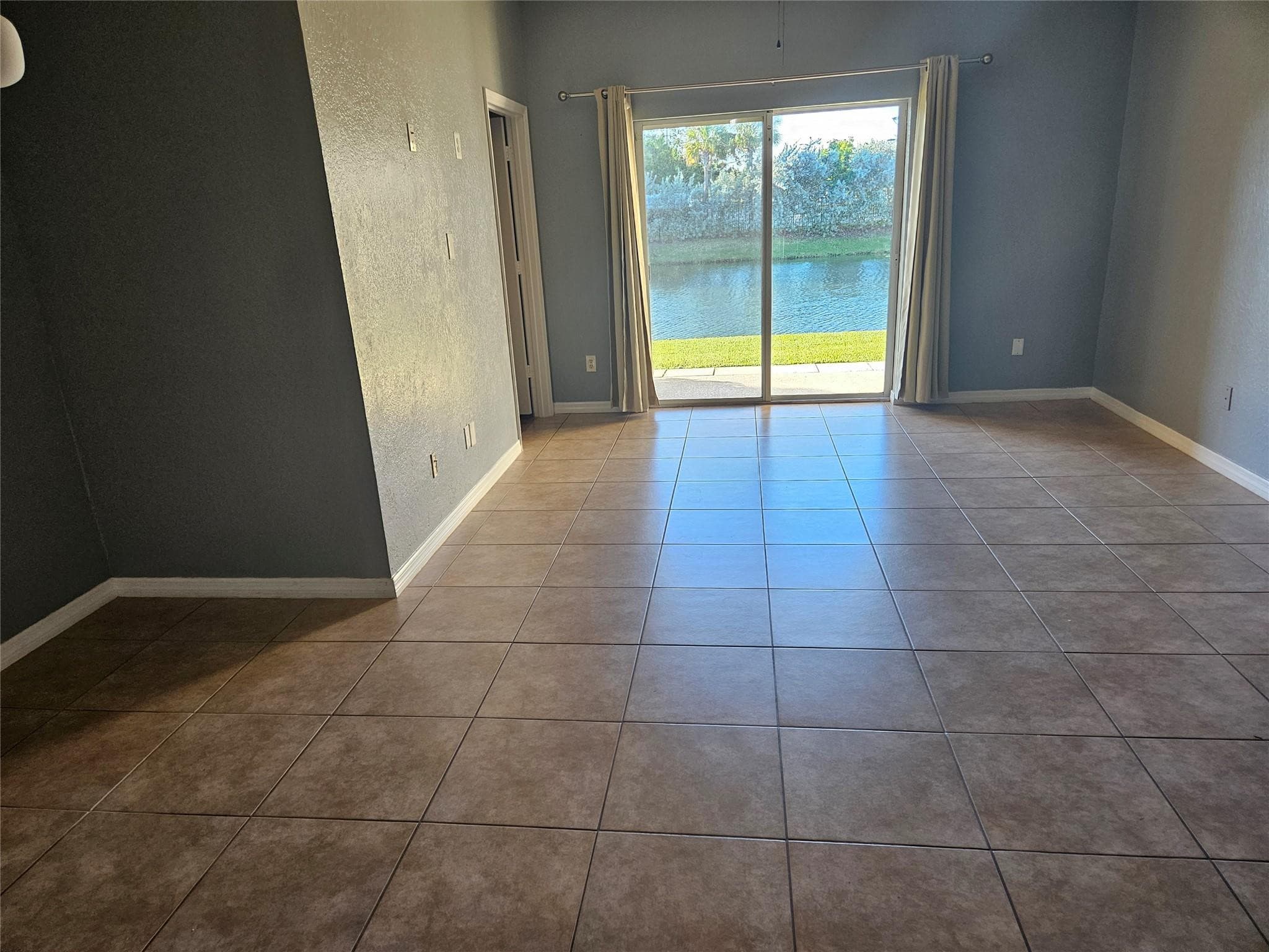 9082 Plymouth Place 9082, Tamarac, FL 33321 — photo 3 of 42