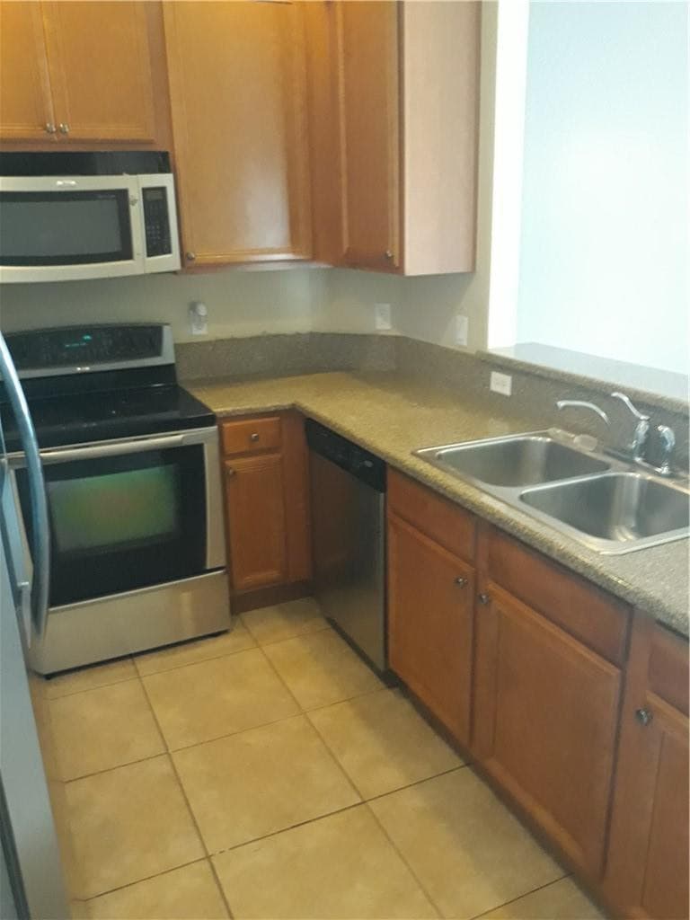 9082 Plymouth Place 9082, Tamarac, FL 33321 — photo 21 of 42
