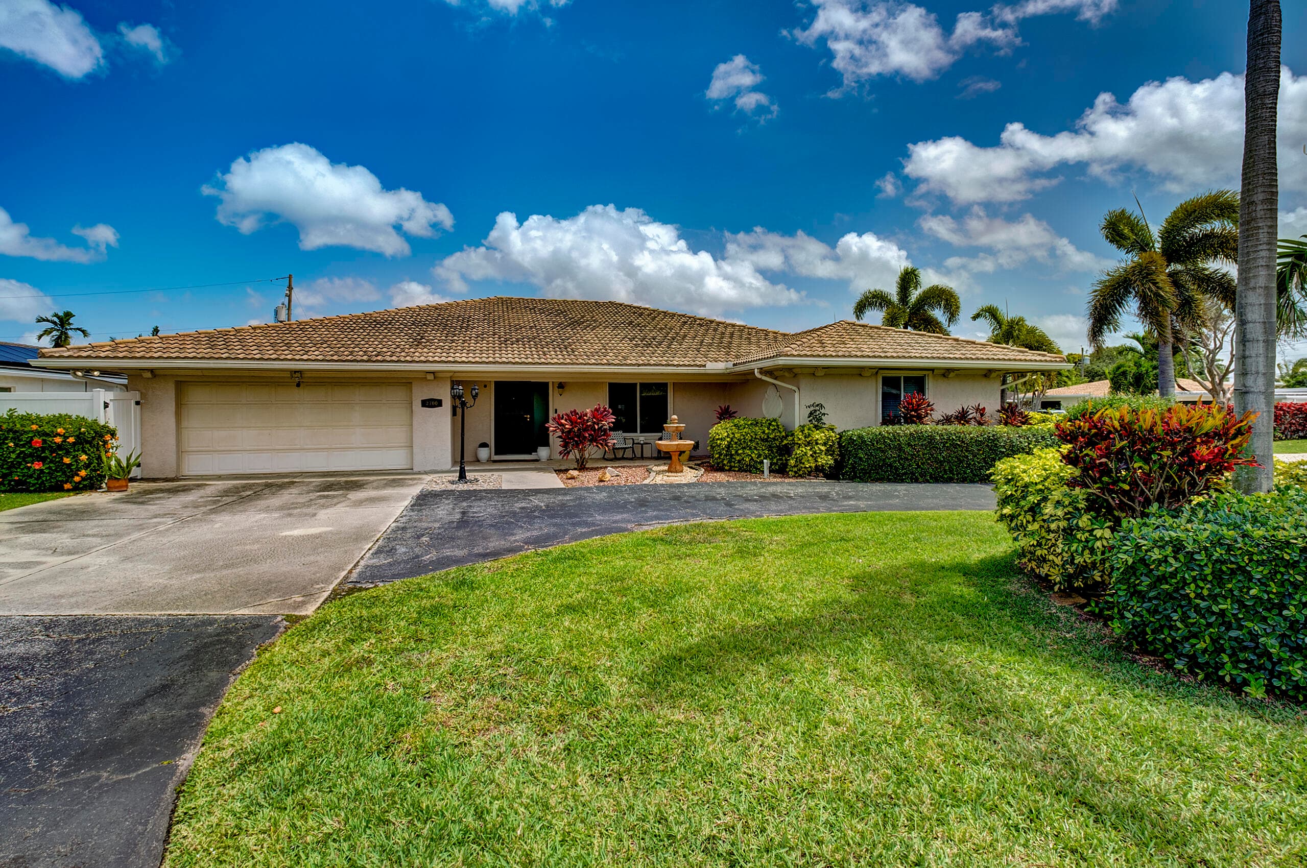 2700 NE 4th Way, Boca Raton, FL 33431 — photo 1 of 41