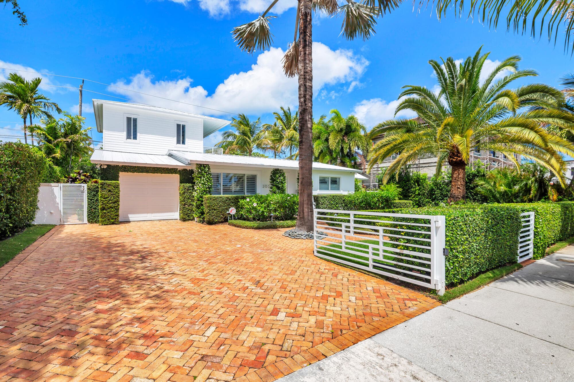 203 Arlington Road, West Palm Beach, FL 33405 — photo 4 of 46