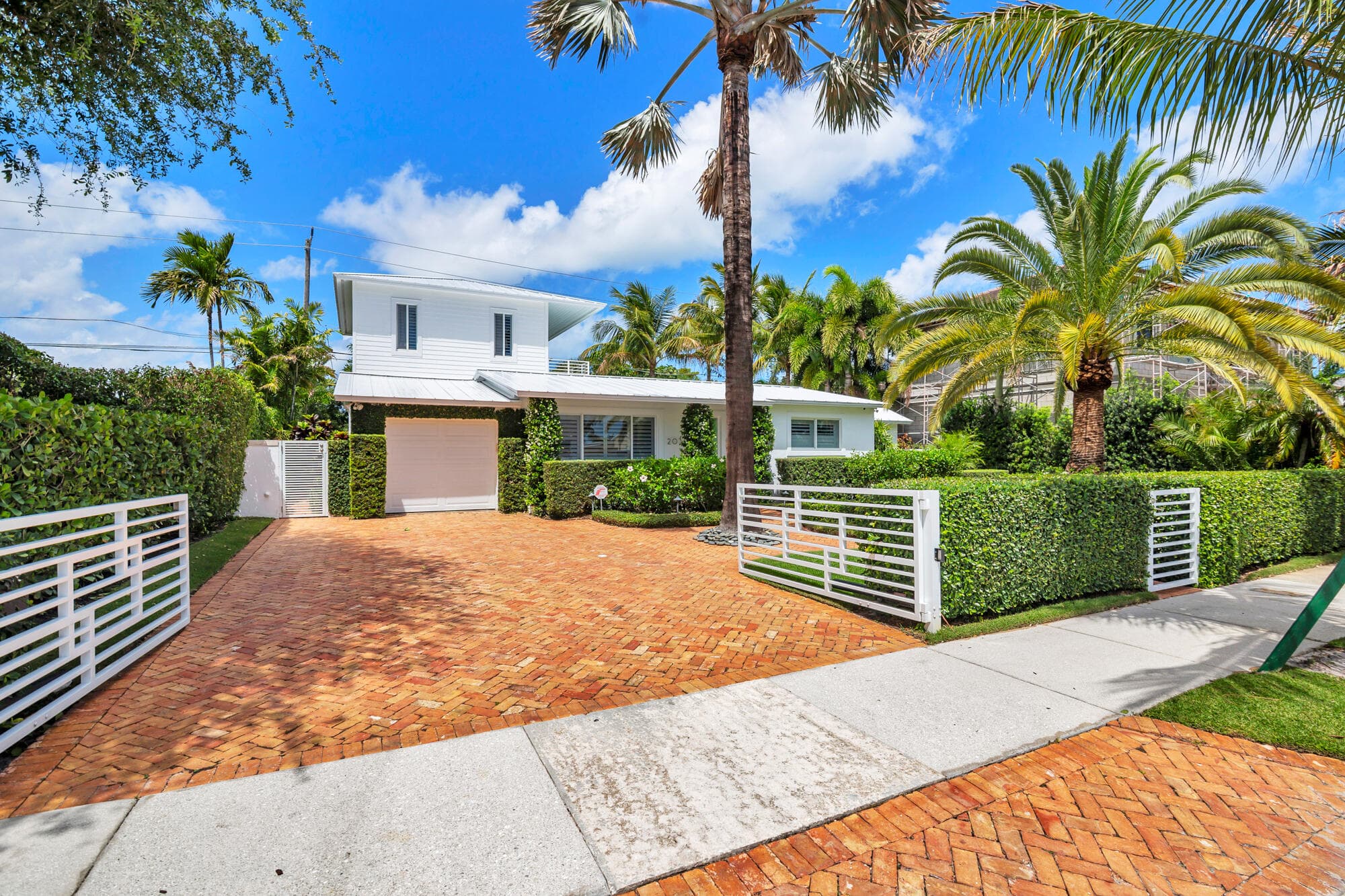 203 Arlington Road, West Palm Beach, FL 33405 — photo 5 of 46