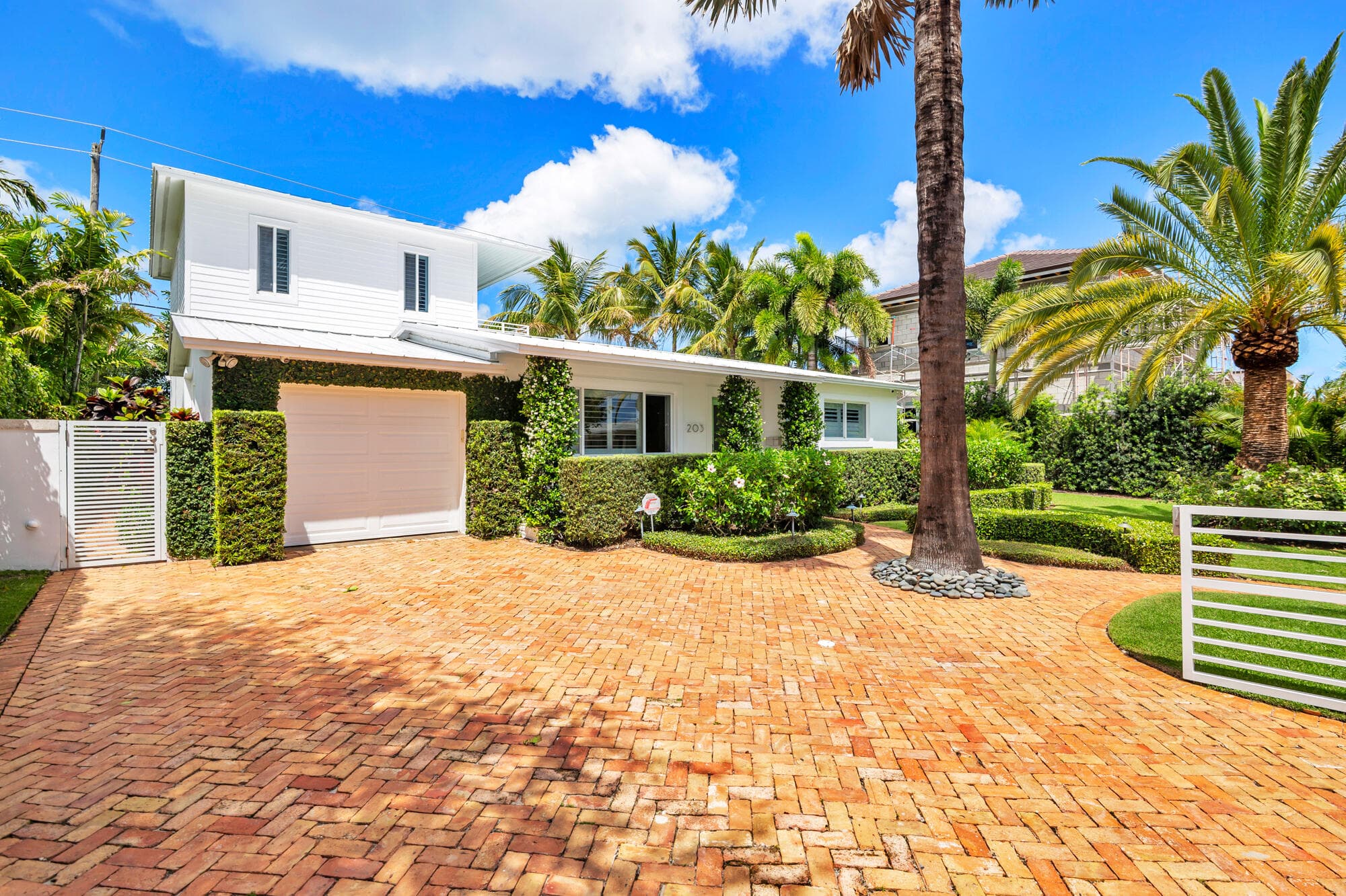 203 Arlington Road, West Palm Beach, FL 33405 — photo 6 of 46
