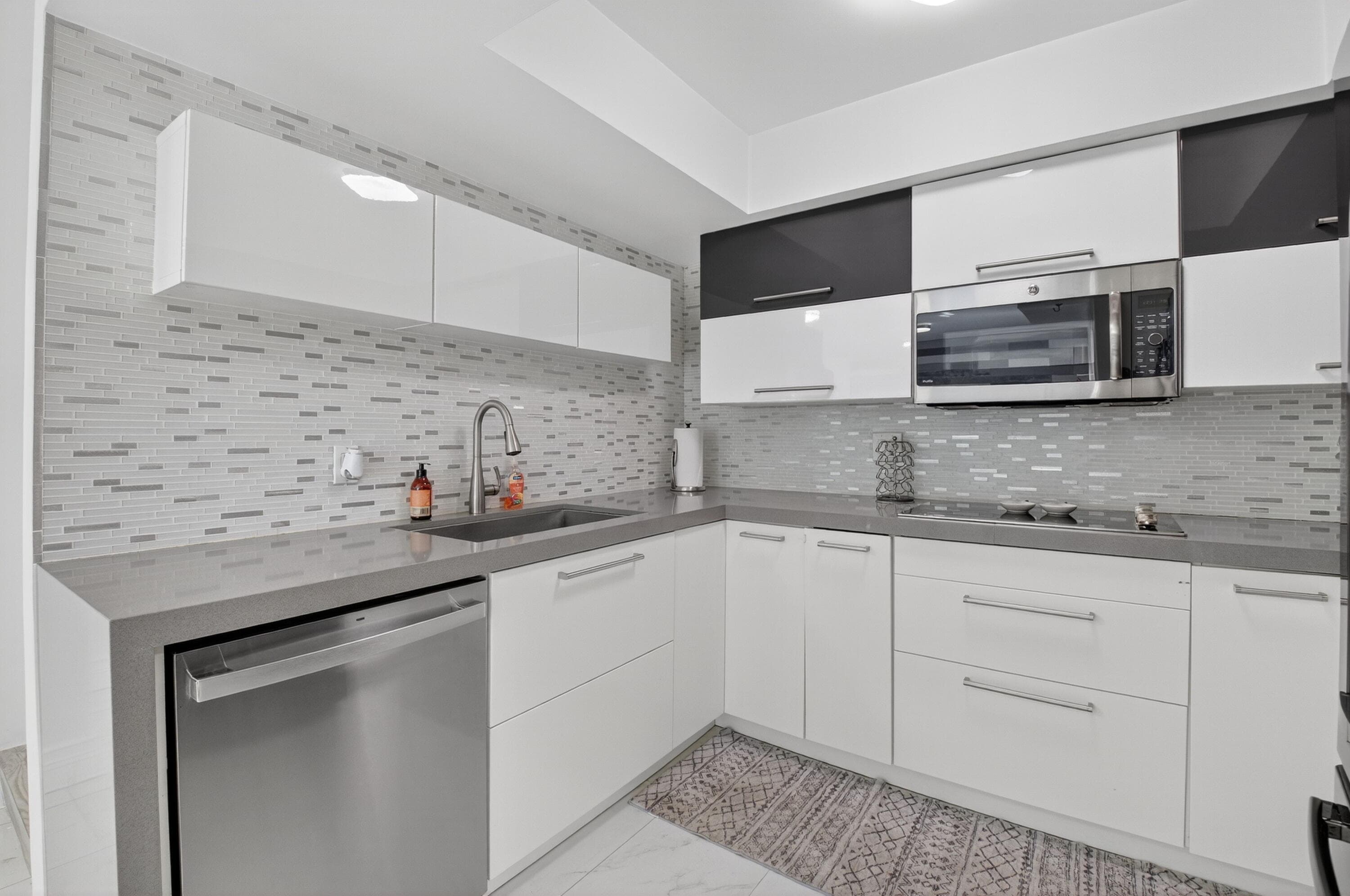 4310 Village Drive D, Delray Beach, FL 33445 — photo 14 of 56