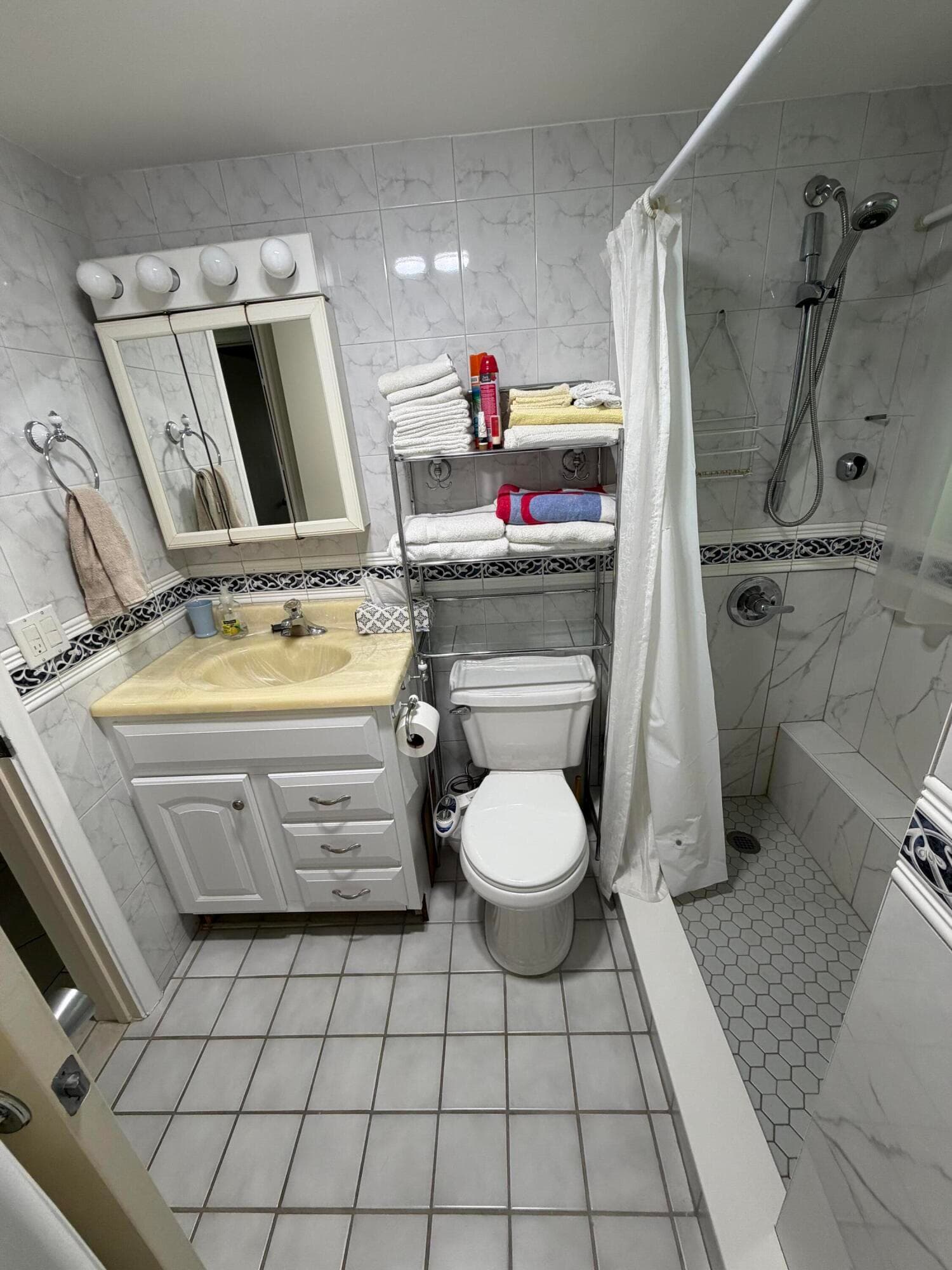 3402 Cynthia Lane 218, Lake Worth Beach, FL 33461 — photo 5 of 9