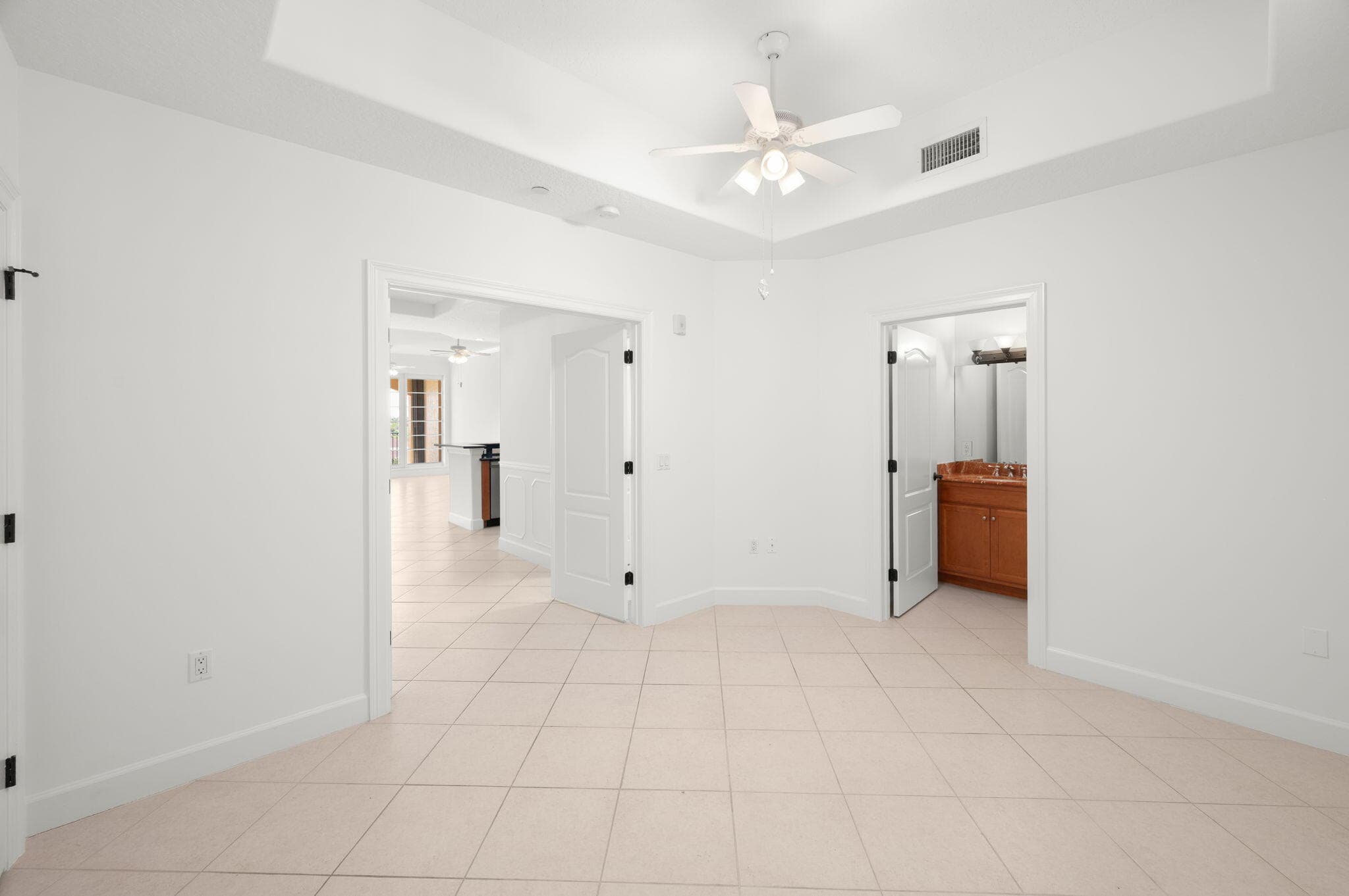 20 Orange Avenue Apt 411, Fort Pierce, FL 34950 — photo 8 of 21