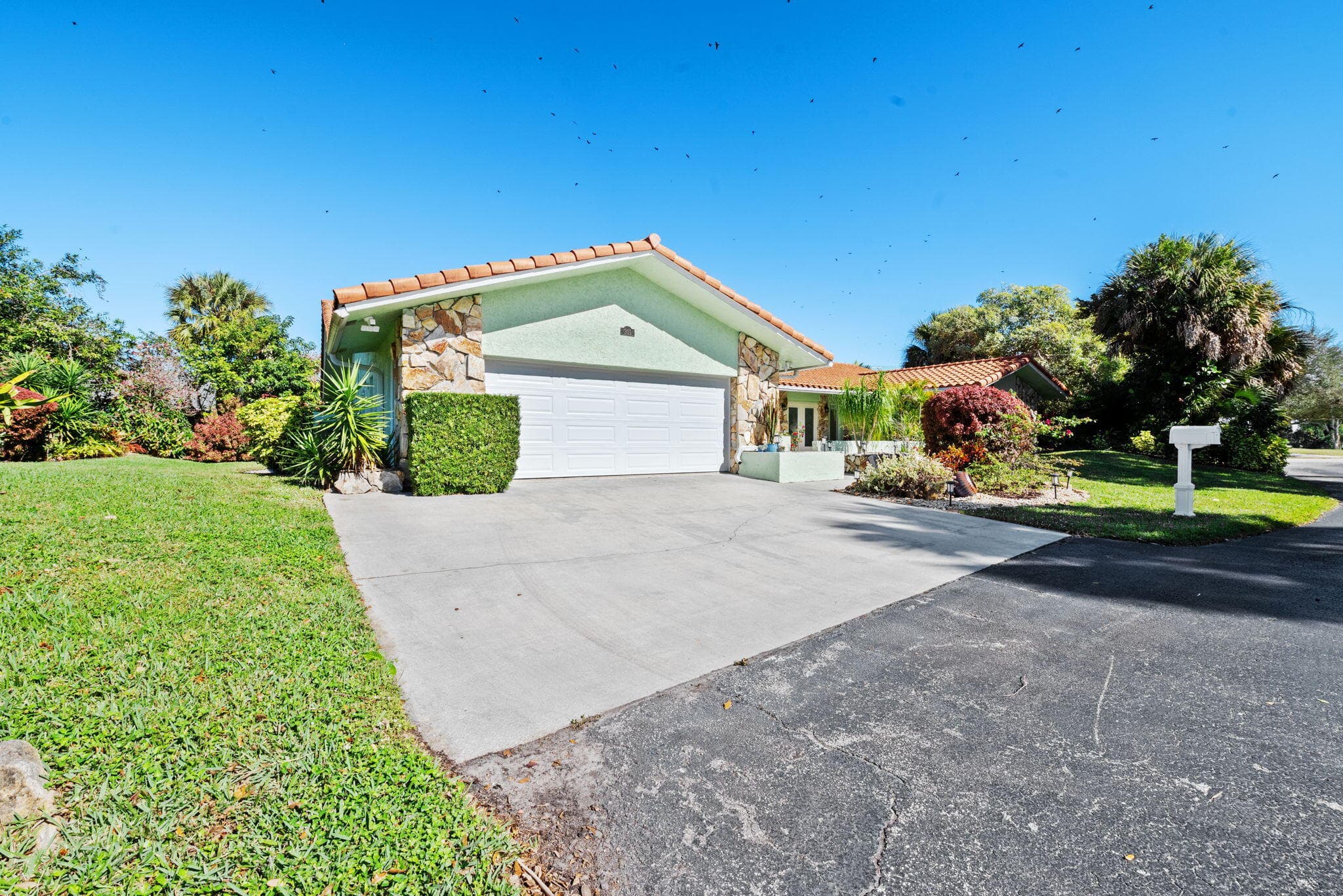 301 Jacaranda Drive, Plantation, FL 33324 — photo 1 of 46