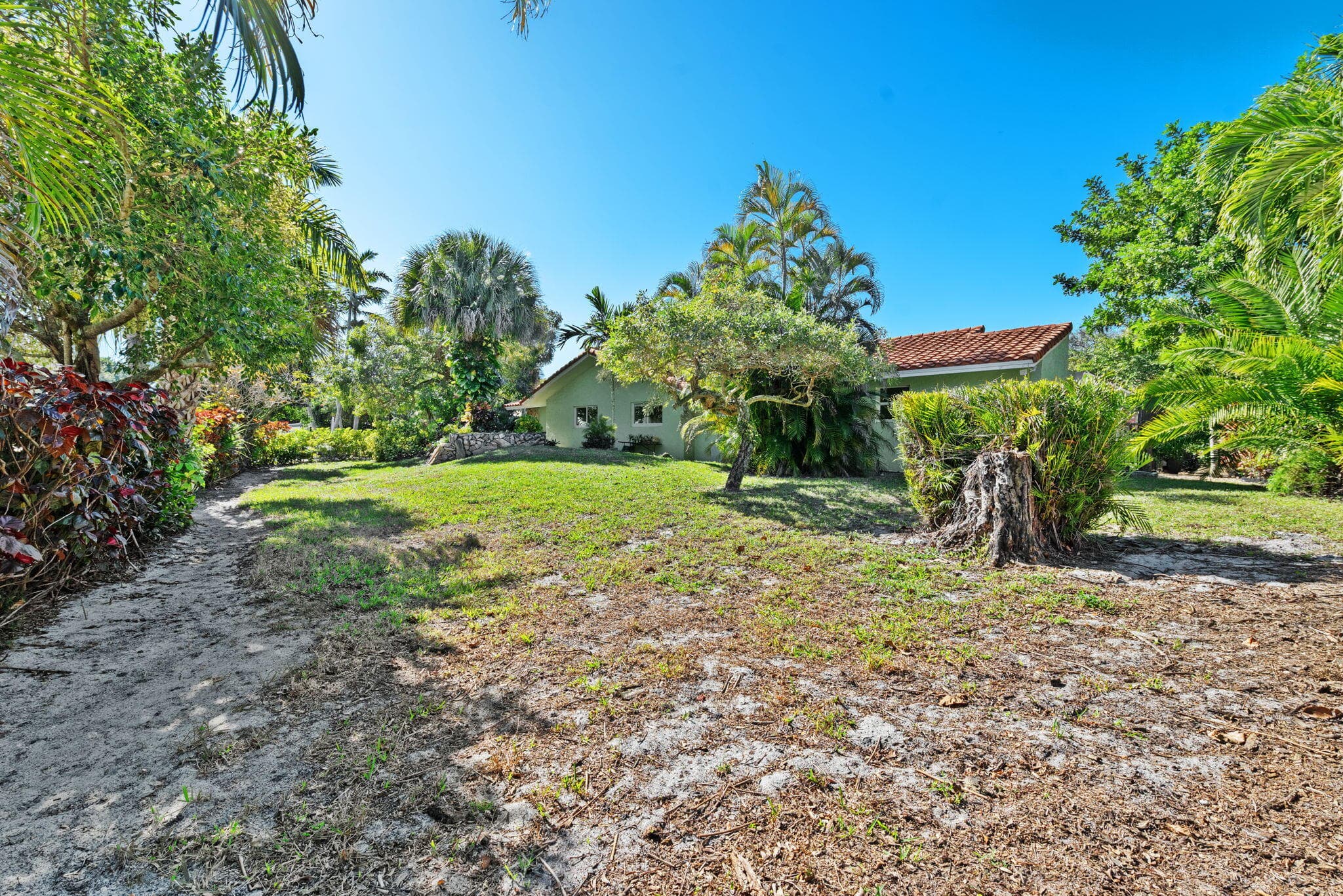 301 Jacaranda Drive, Plantation, FL 33324 — photo 40 of 46