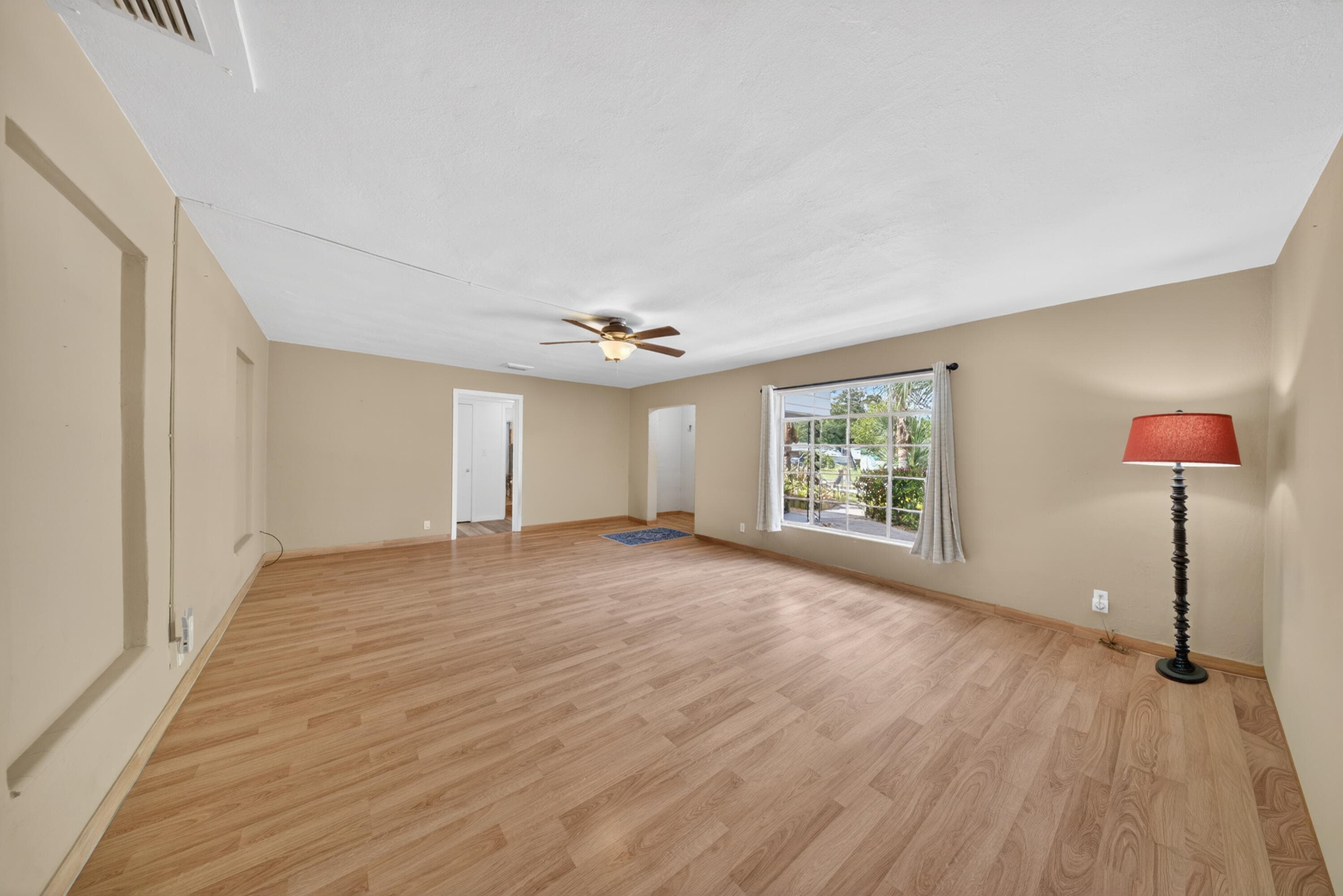 806 S 7th Street, Fort Pierce, FL 34950 — photo 6 of 40
