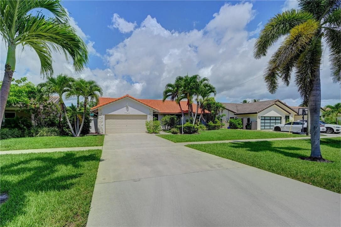 7743 W Country Club Boulevard, Boca Raton, FL 33487 — photo 3 of 39