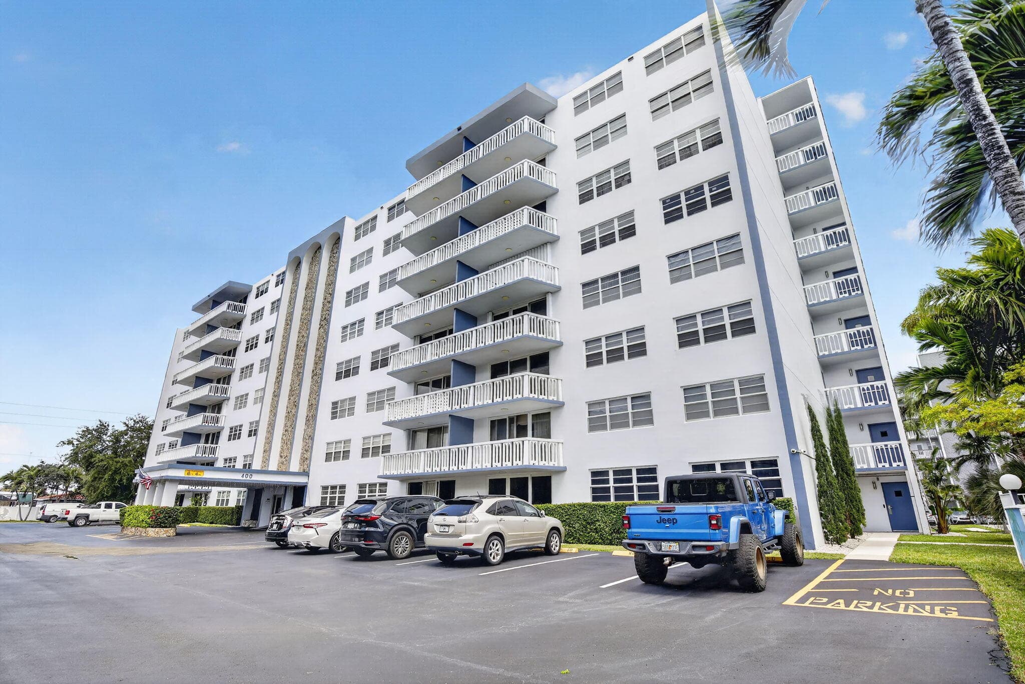 400 NE 12th Avenue 405, Hallandale Beach, FL 33009 — photo 2 of 31