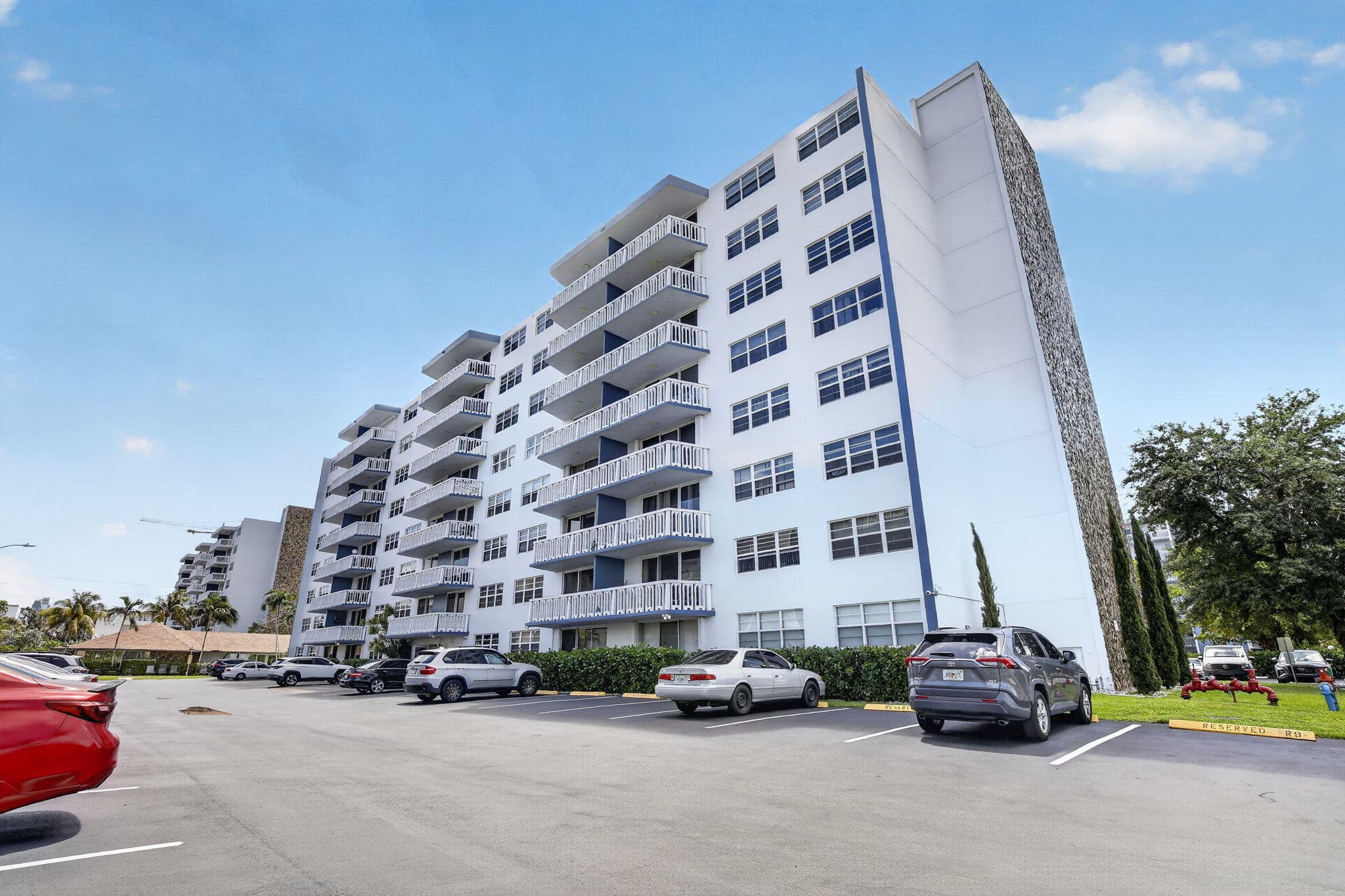 400 NE 12th Avenue 405, Hallandale Beach, FL 33009 — photo 23 of 31