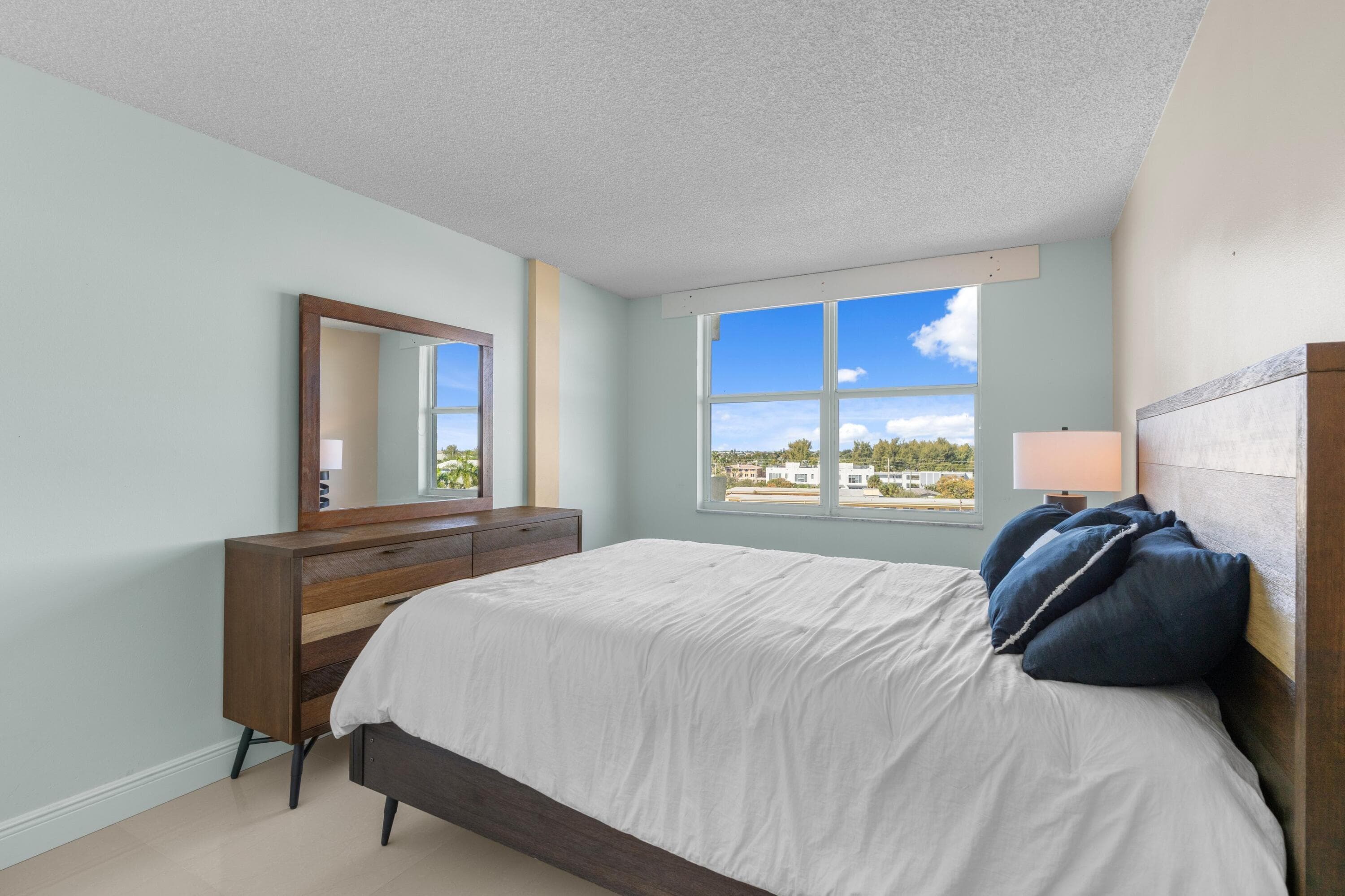 1009 N Ocean Boulevard 603, Pompano Beach, FL 33062 — photo 12 of 32