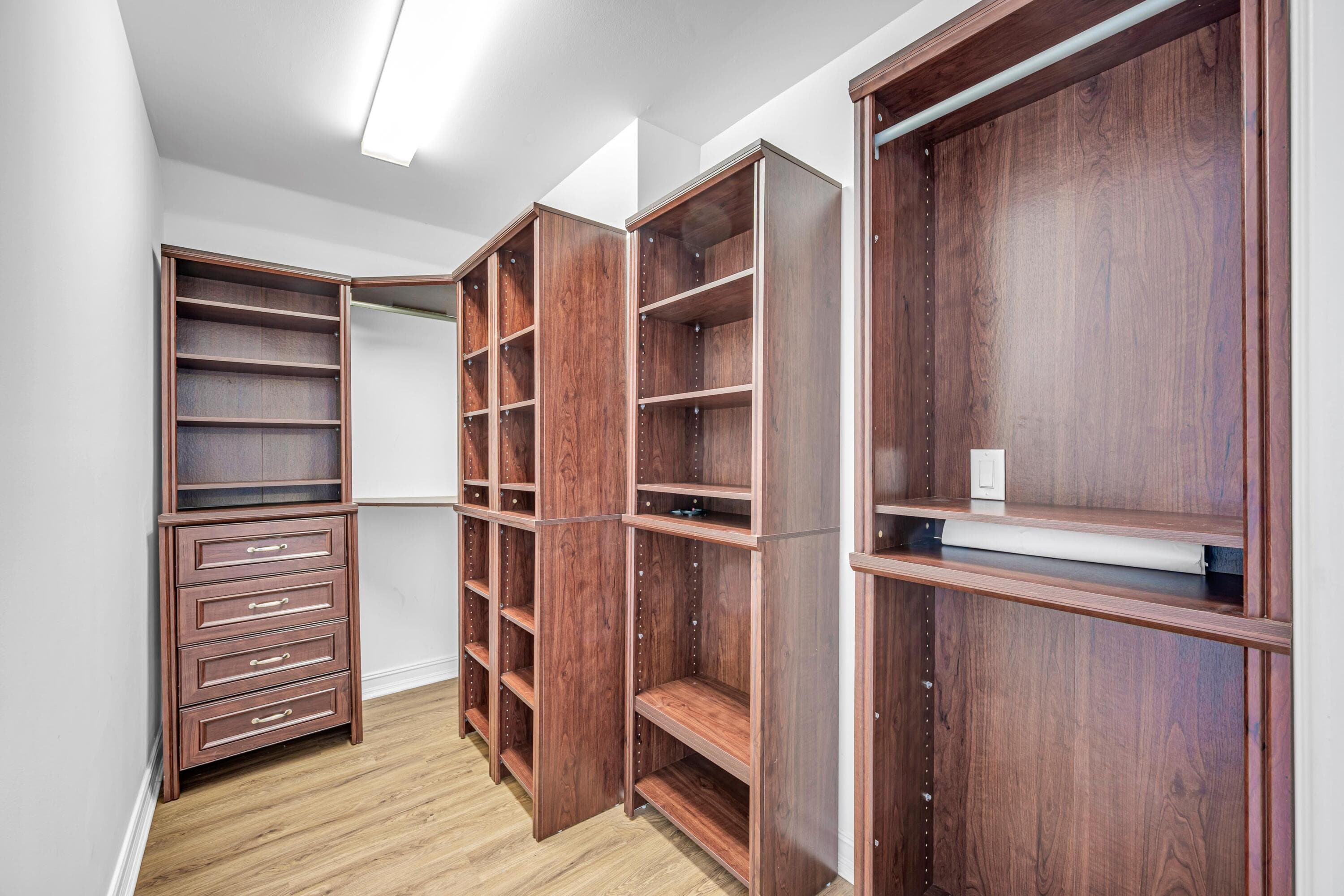 903 NE 17th Way 104, Fort Lauderdale, FL 33304 — photo 17 of 36