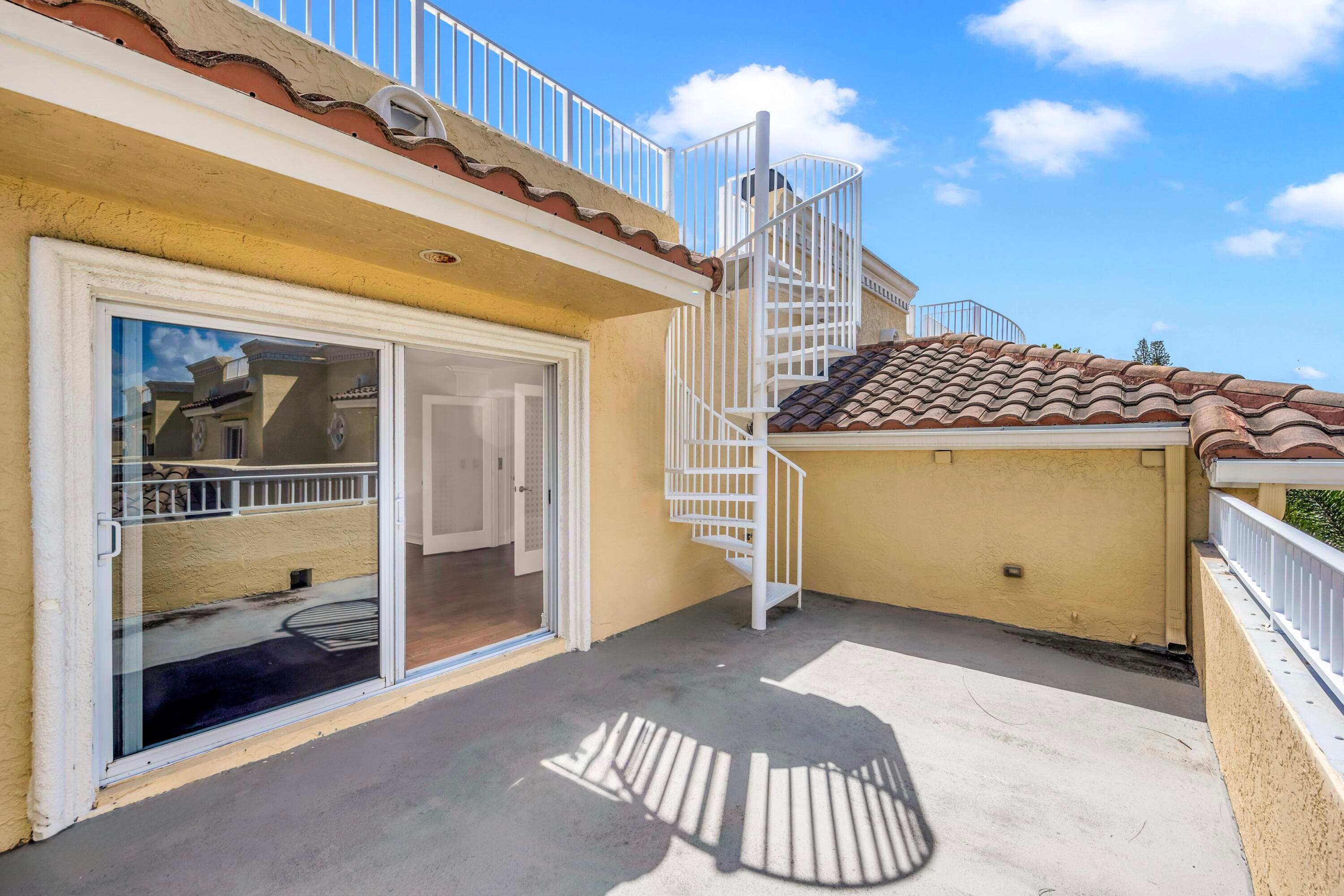903 NE 17th Way 104, Fort Lauderdale, FL 33304 — photo 25 of 36