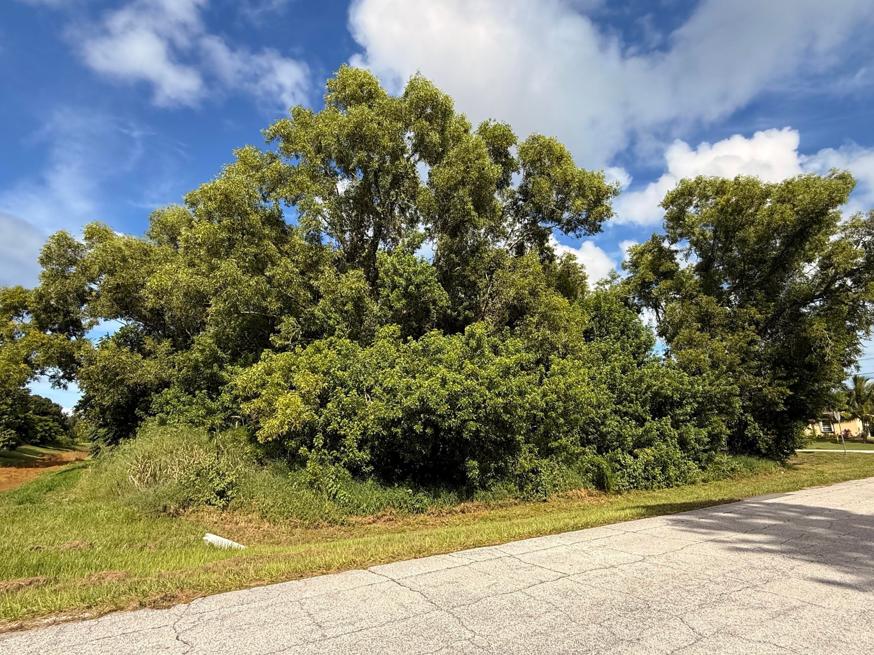 574 SE Nome Drive, Port St. Lucie, FL 34984 — photo 3 of 5