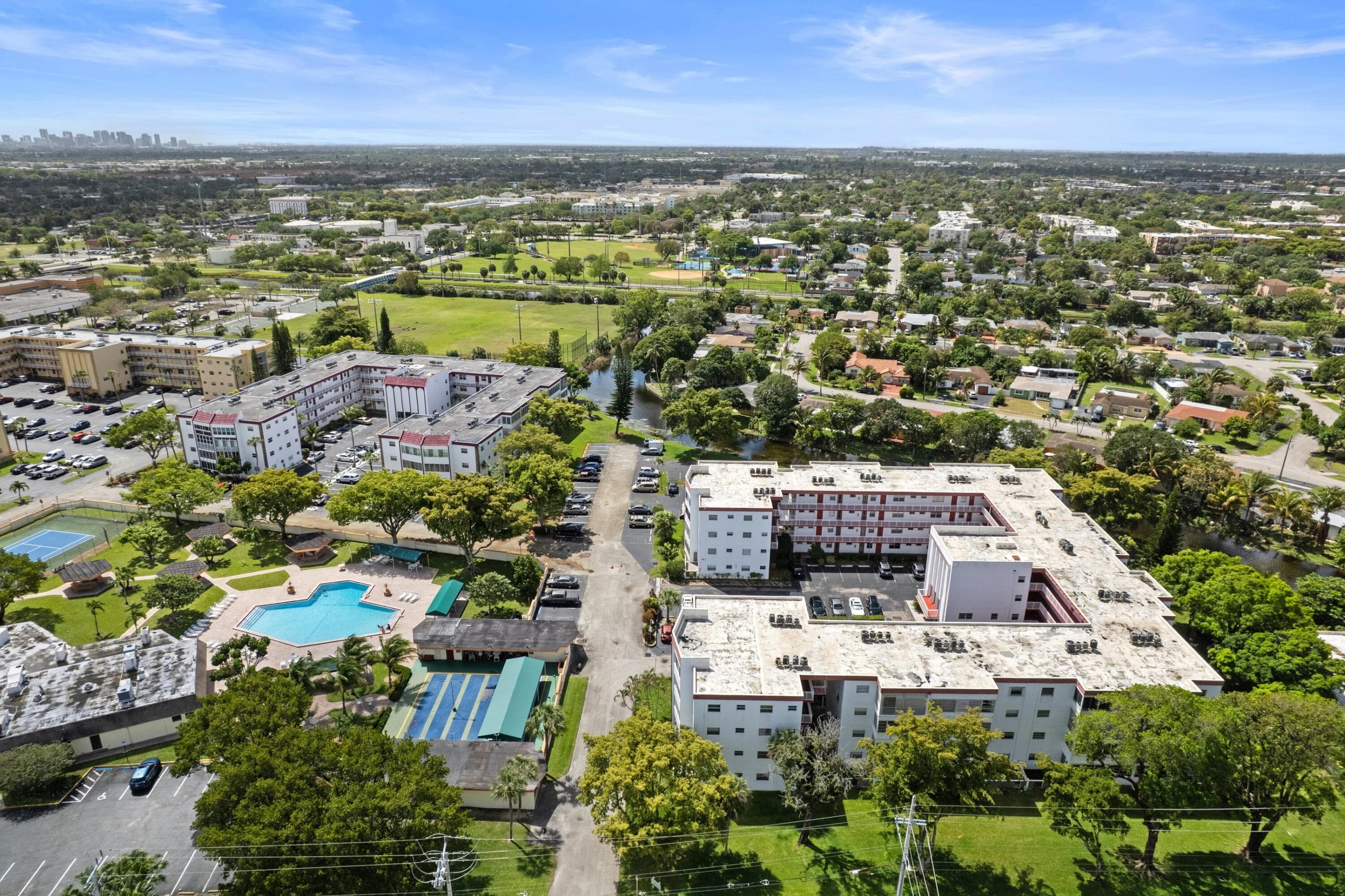 4000 NW 44th Avenue 207, Lauderdale Lakes, FL 33319 — photo 2 of 39