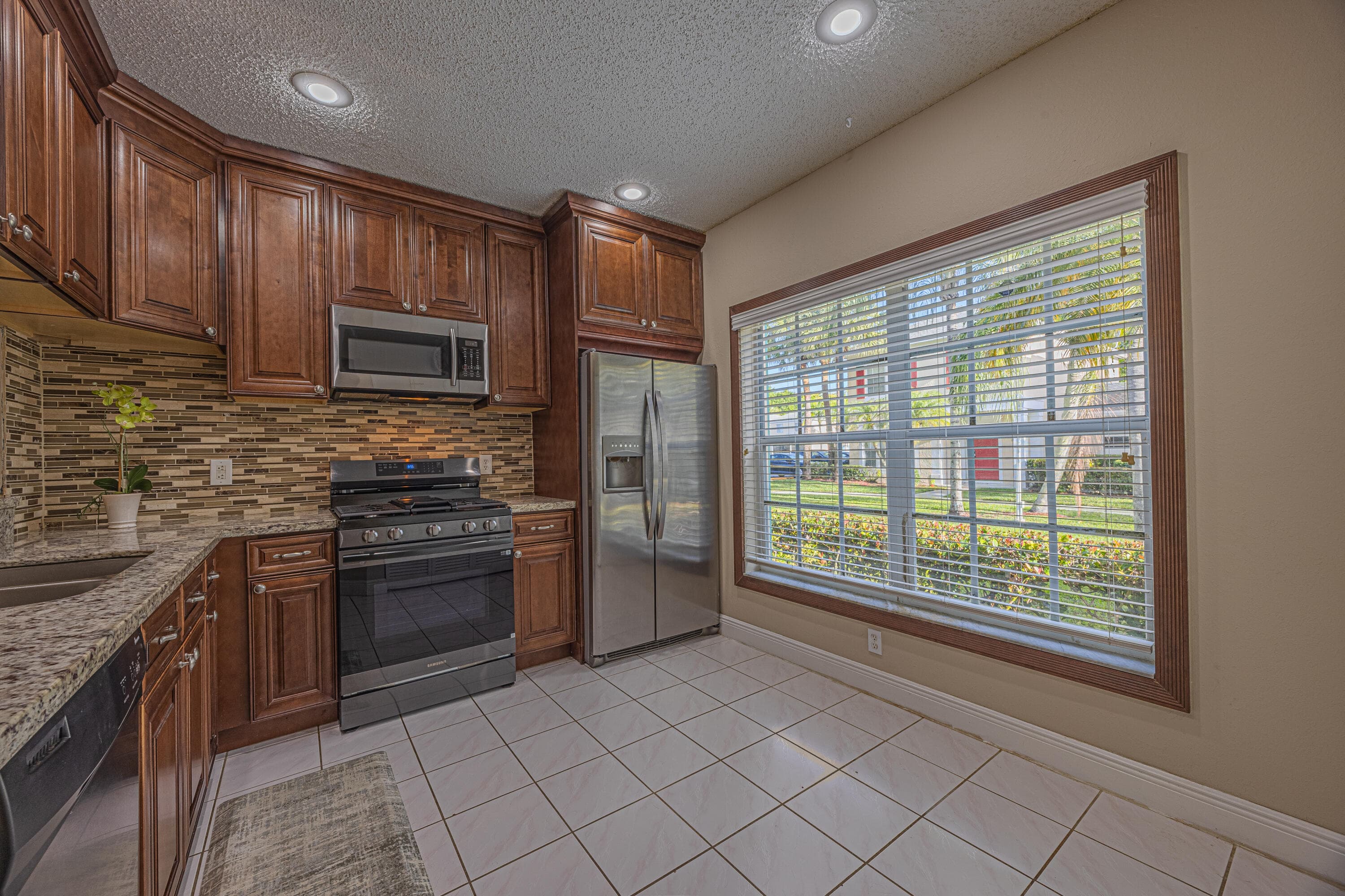 10931 Sea Hibiscus Lane, Tamarac, FL 33321 — photo 7 of 36