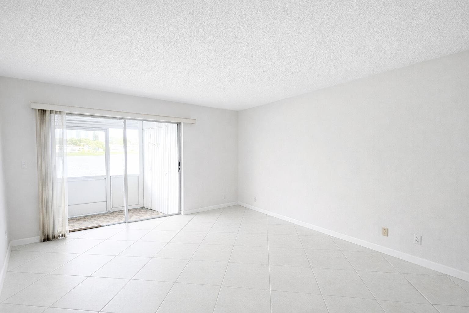 222 Somerset L, West Palm Beach, FL 33417 — photo 4 of 27