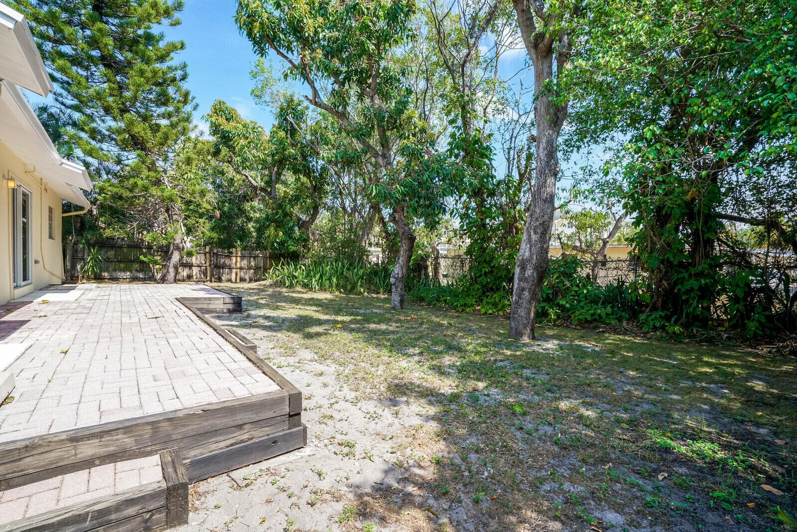 3800 Calvin Avenue, West Palm Beach, FL 33407 — photo 6 of 28