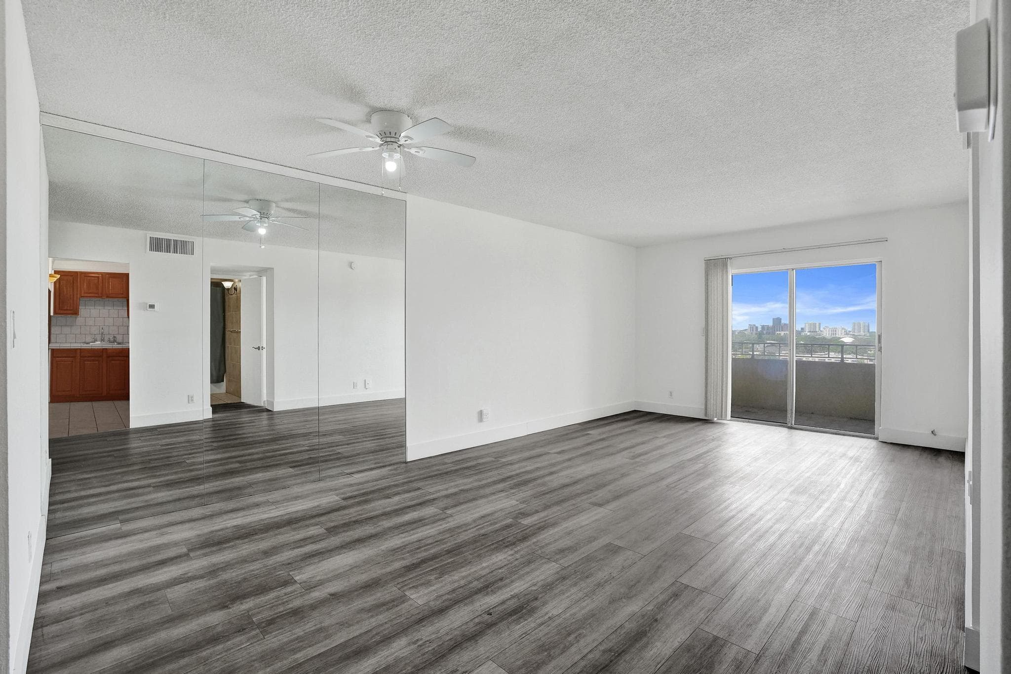 900 NE 18th Avenue 1004, Fort Lauderdale, FL 33304 — photo 9 of 39