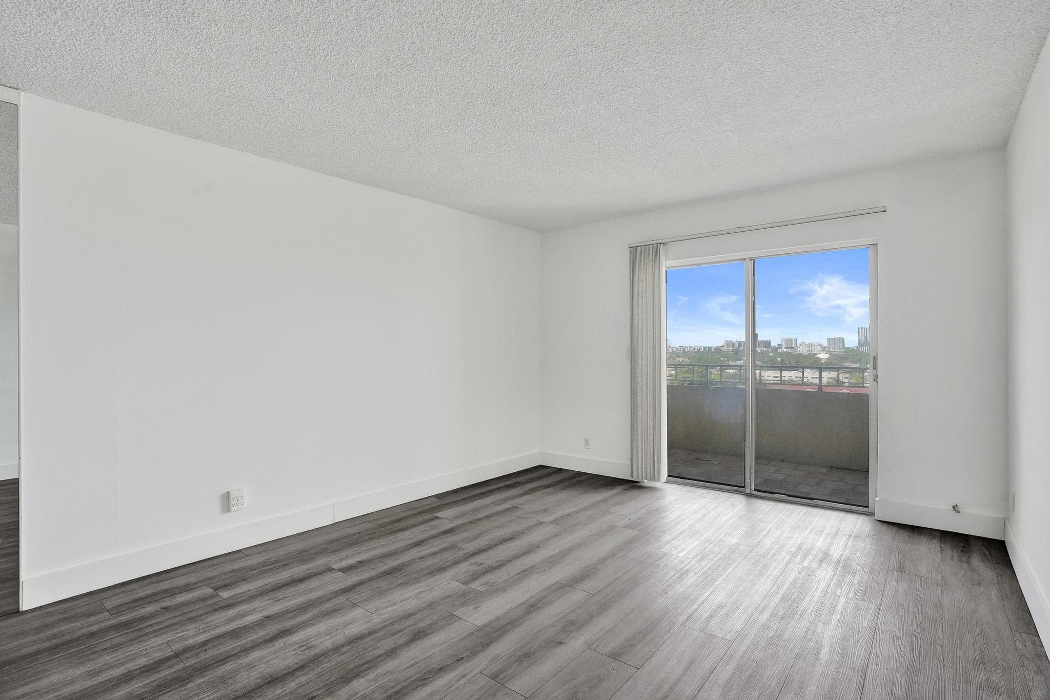 900 NE 18th Avenue 1004, Fort Lauderdale, FL 33304 — photo 12 of 39