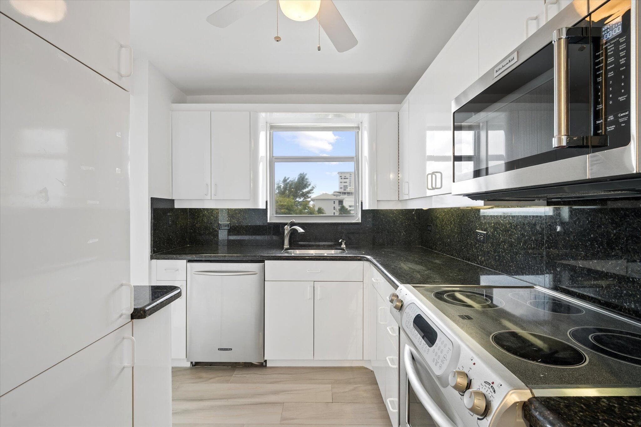 1010 S Ocean Boulevard 501, Pompano Beach, FL 33062 — photo 5 of 19