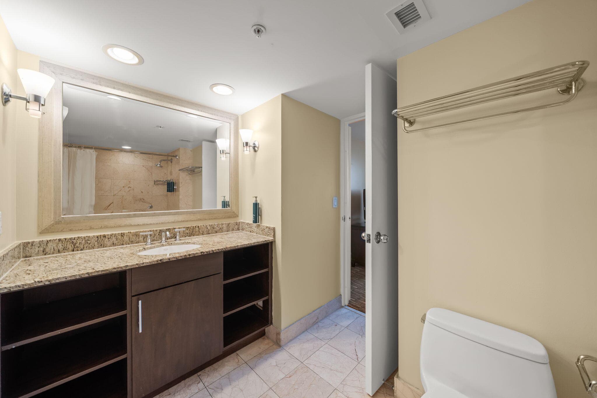 2670 E Sunrise Boulevard 1109, Fort Lauderdale, FL 33304 — photo 10 of 53