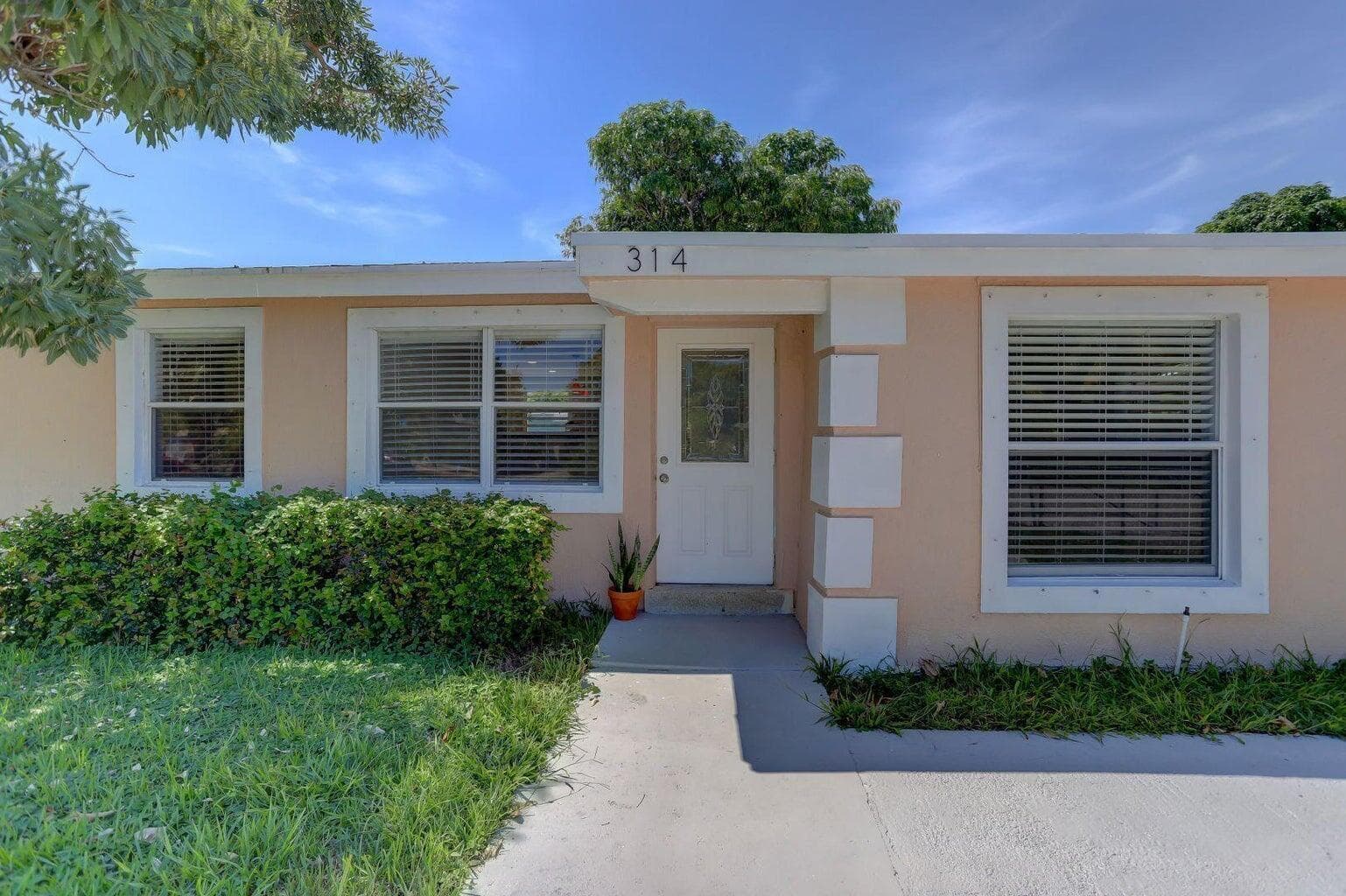 314 NW 12th Avenue, Delray Beach, FL 33444 — photo 1 of 18