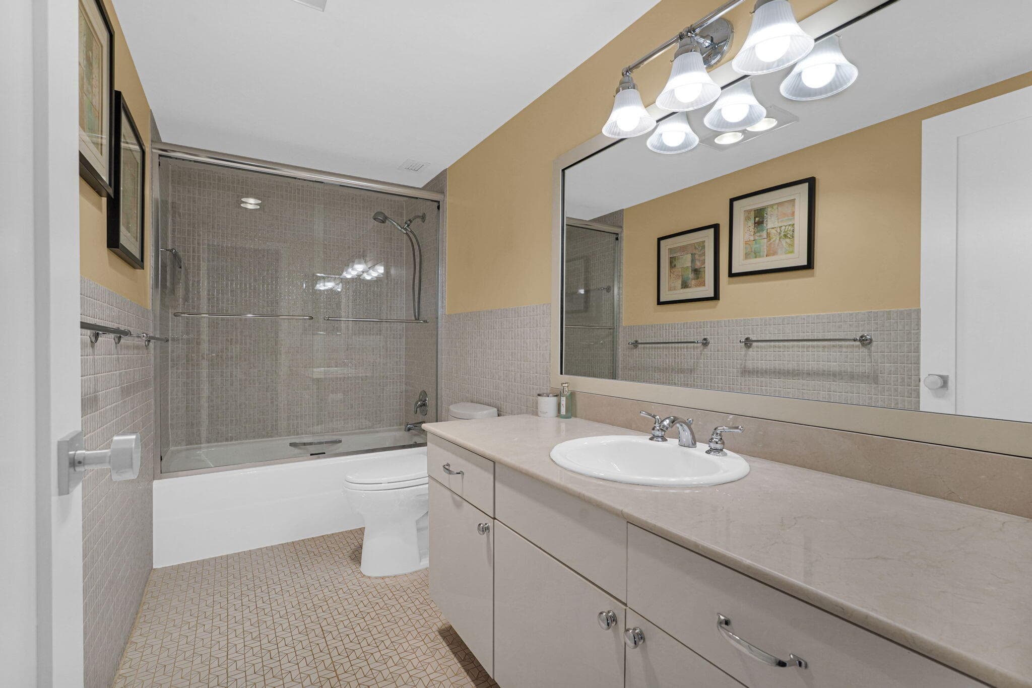1701 S Ocean Drive 203, Hollywood, FL 33019 — photo 10 of 33