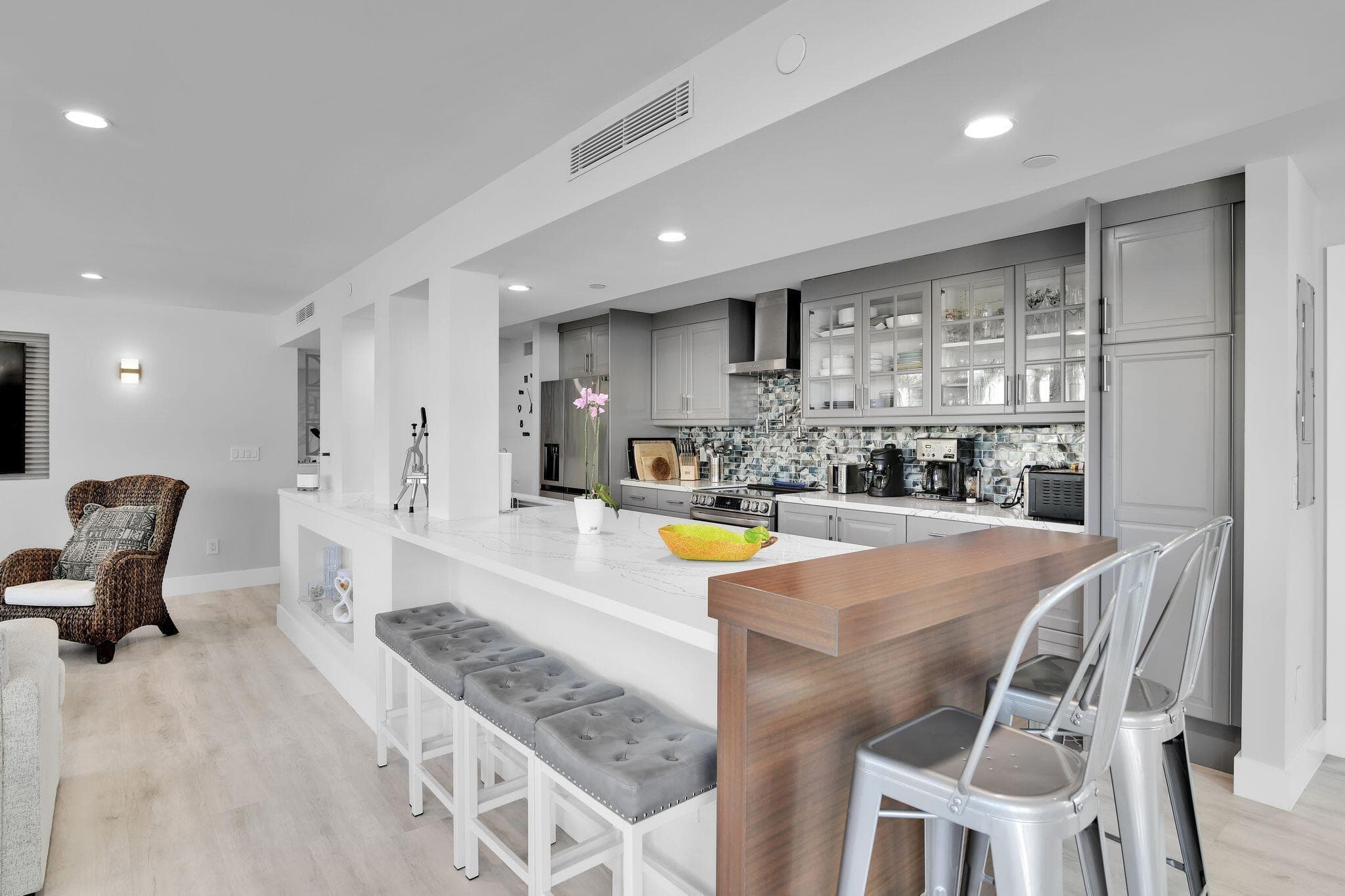 859 Jeffery Street 202, Boca Raton, FL 33487 — photo 4 of 99