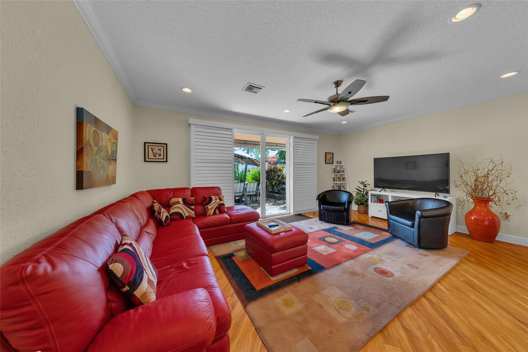 1327 SE 3rd Avenue, Pompano Beach, FL 33060 — photo 9 of 34