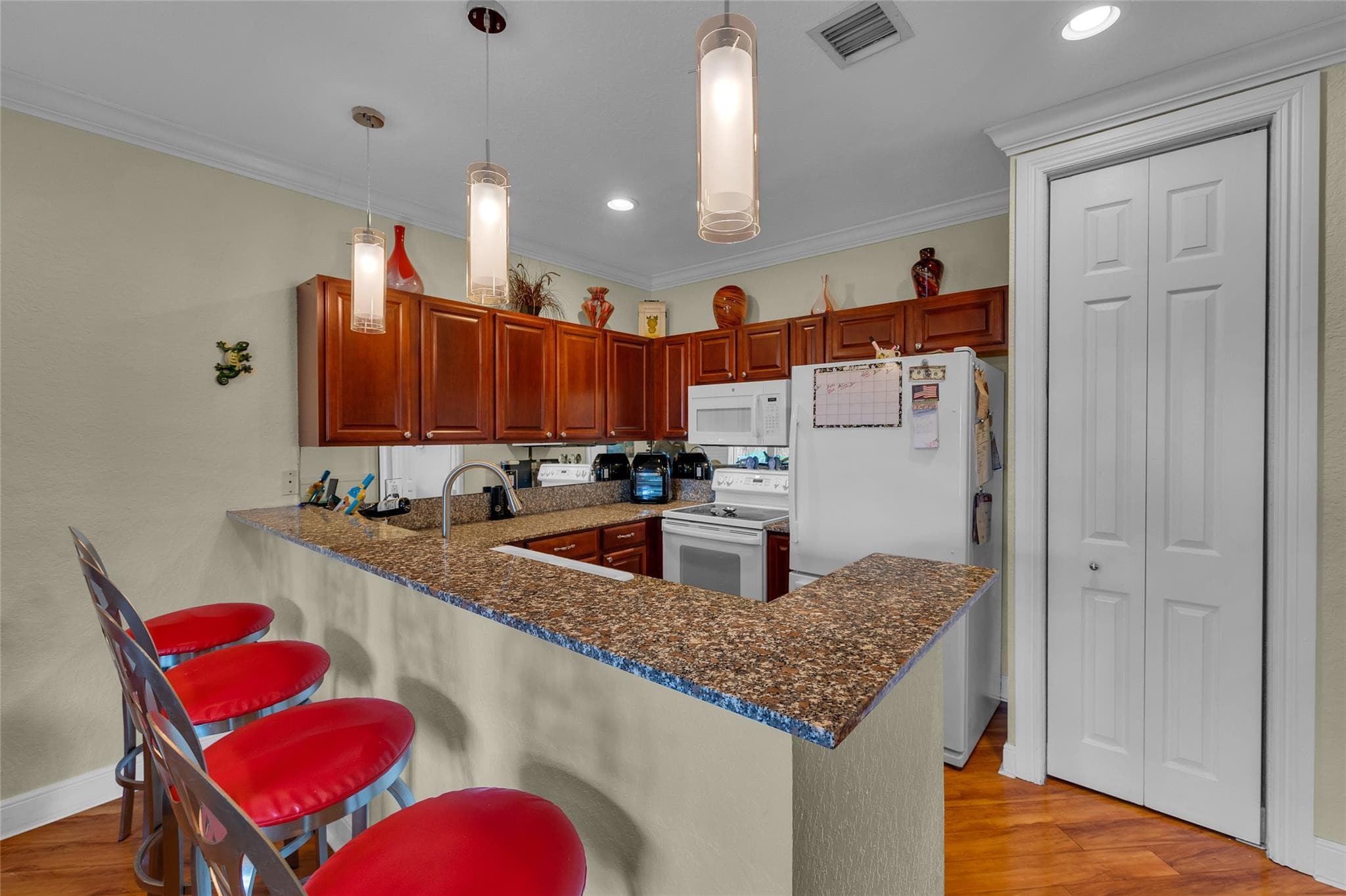1327 SE 3rd Avenue, Pompano Beach, FL 33060 — photo 16 of 34