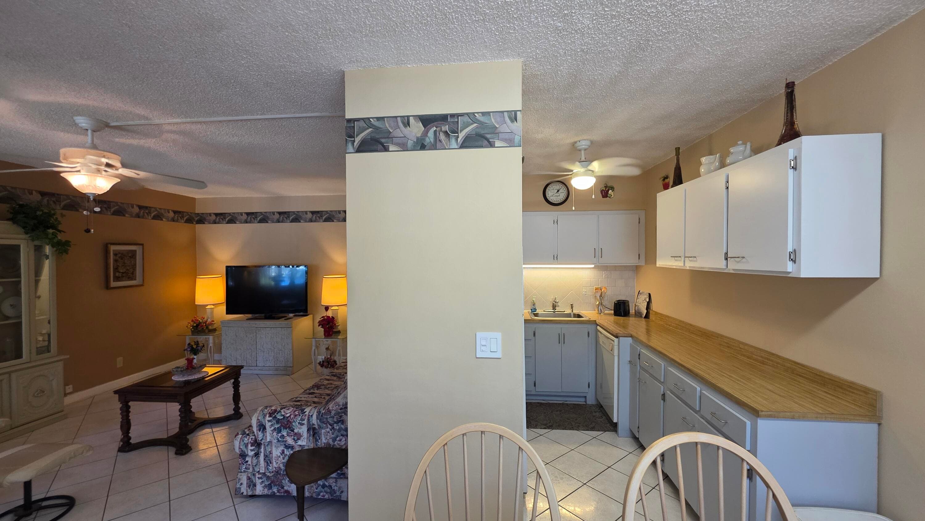 900 SW 10th Terrace 2s, Hallandale Beach, FL 33009 — photo 9 of 29