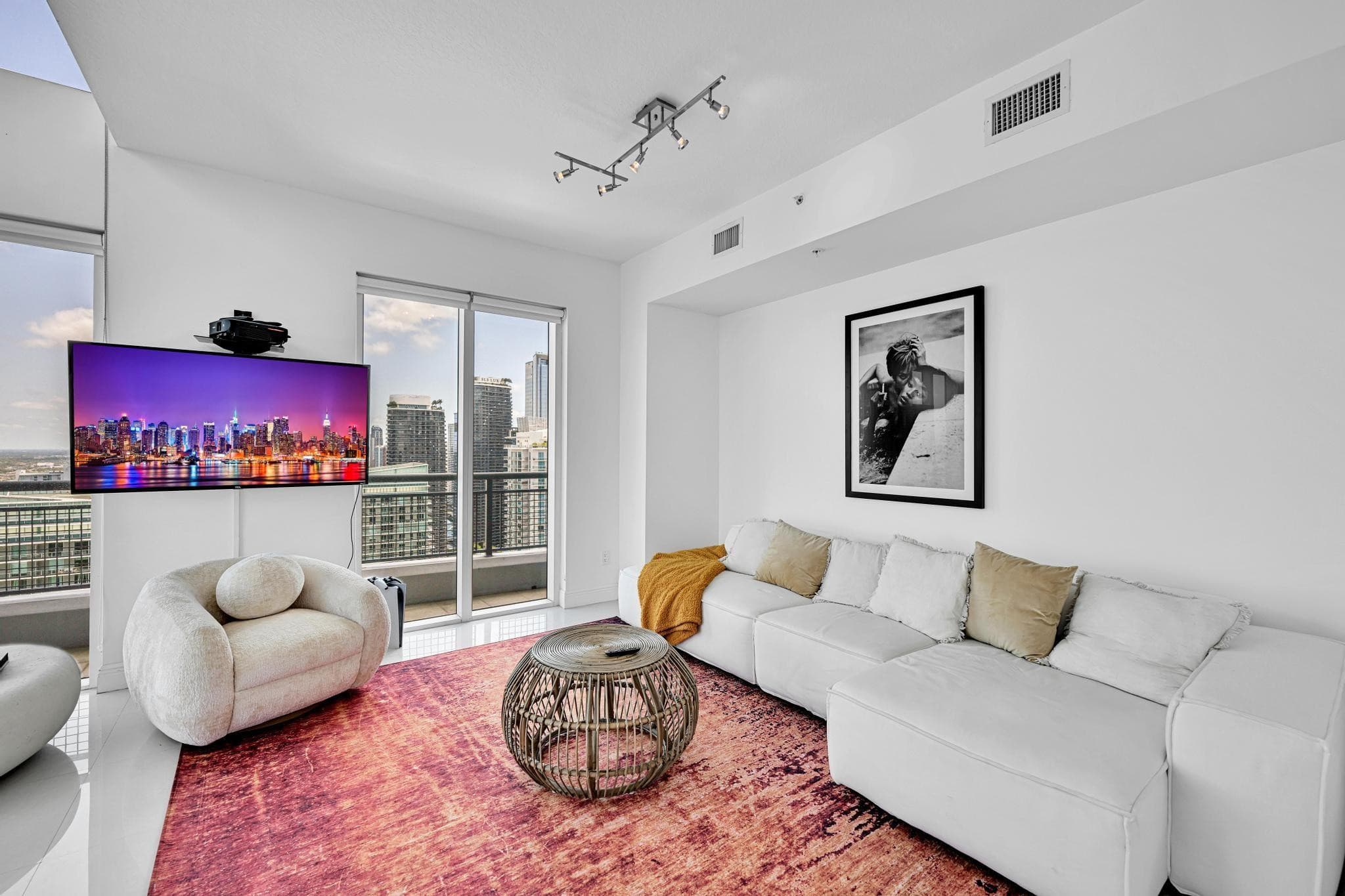 60 SW 13th Street 4013, Miami, FL 33130 — photo 10 of 37