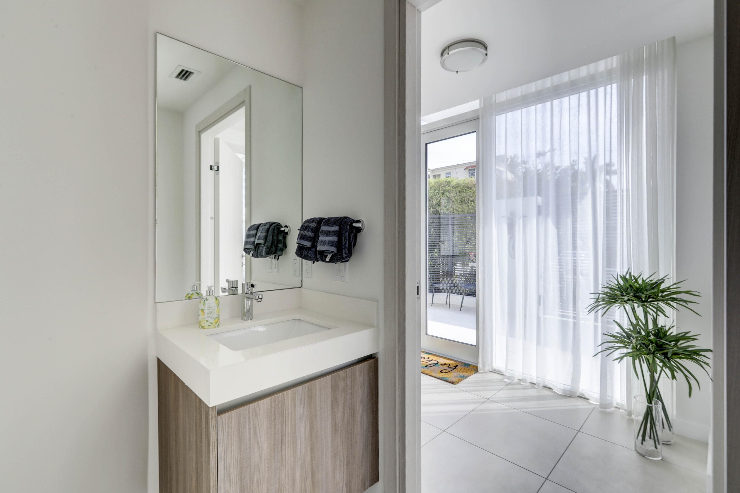 401 N Birch Road Th3, Fort Lauderdale, FL 33304 — photo 17 of 49