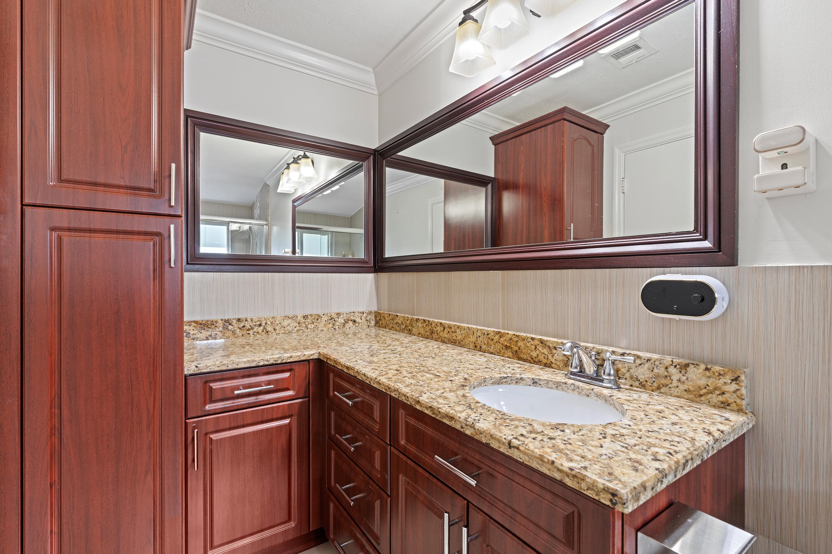 747 Avon Road, West Palm Beach, FL 33401 — photo 15 of 31