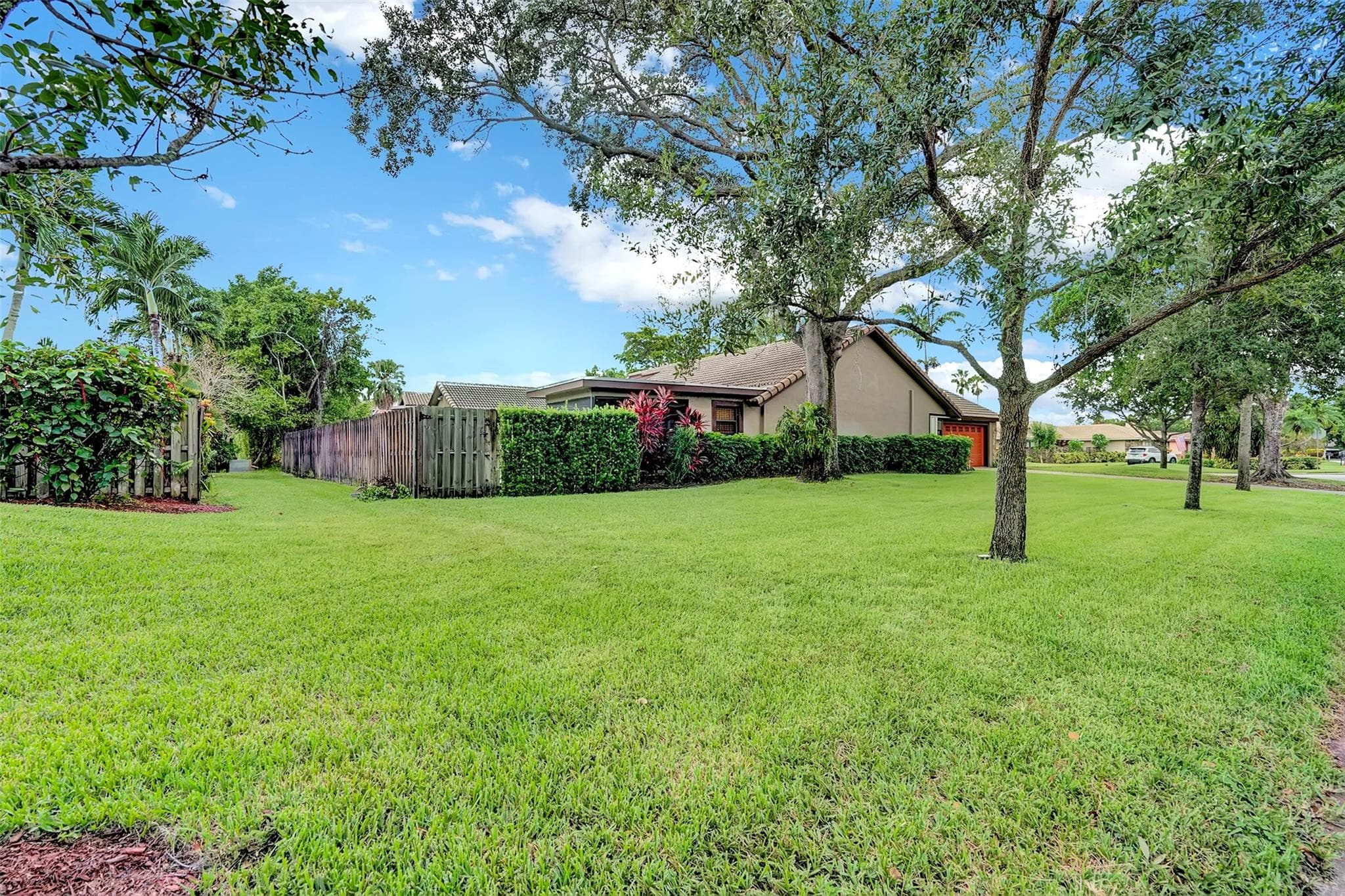 197 NW 104th Avenue, Coral Springs, FL 33071 — photo 2 of 36